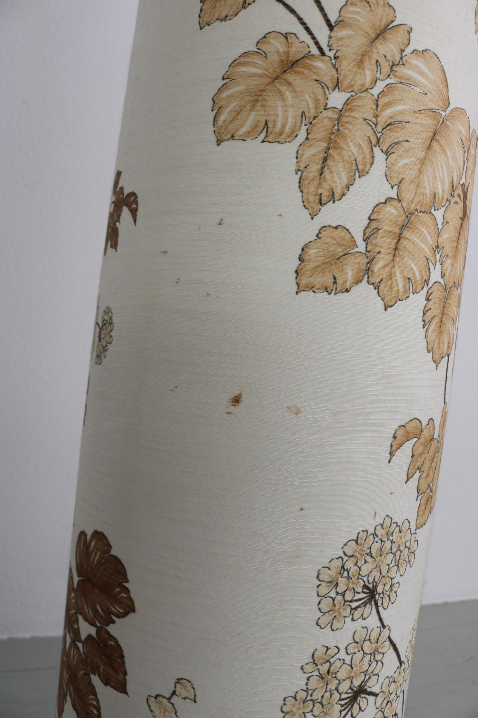 Cylindrical Floor Lamp from the 70s For Sale 2