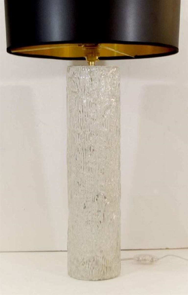 Zylindrische Glas-Tischlampe mit Innenbeleuchtung (Moderne der Mitte des Jahrhunderts) im Angebot