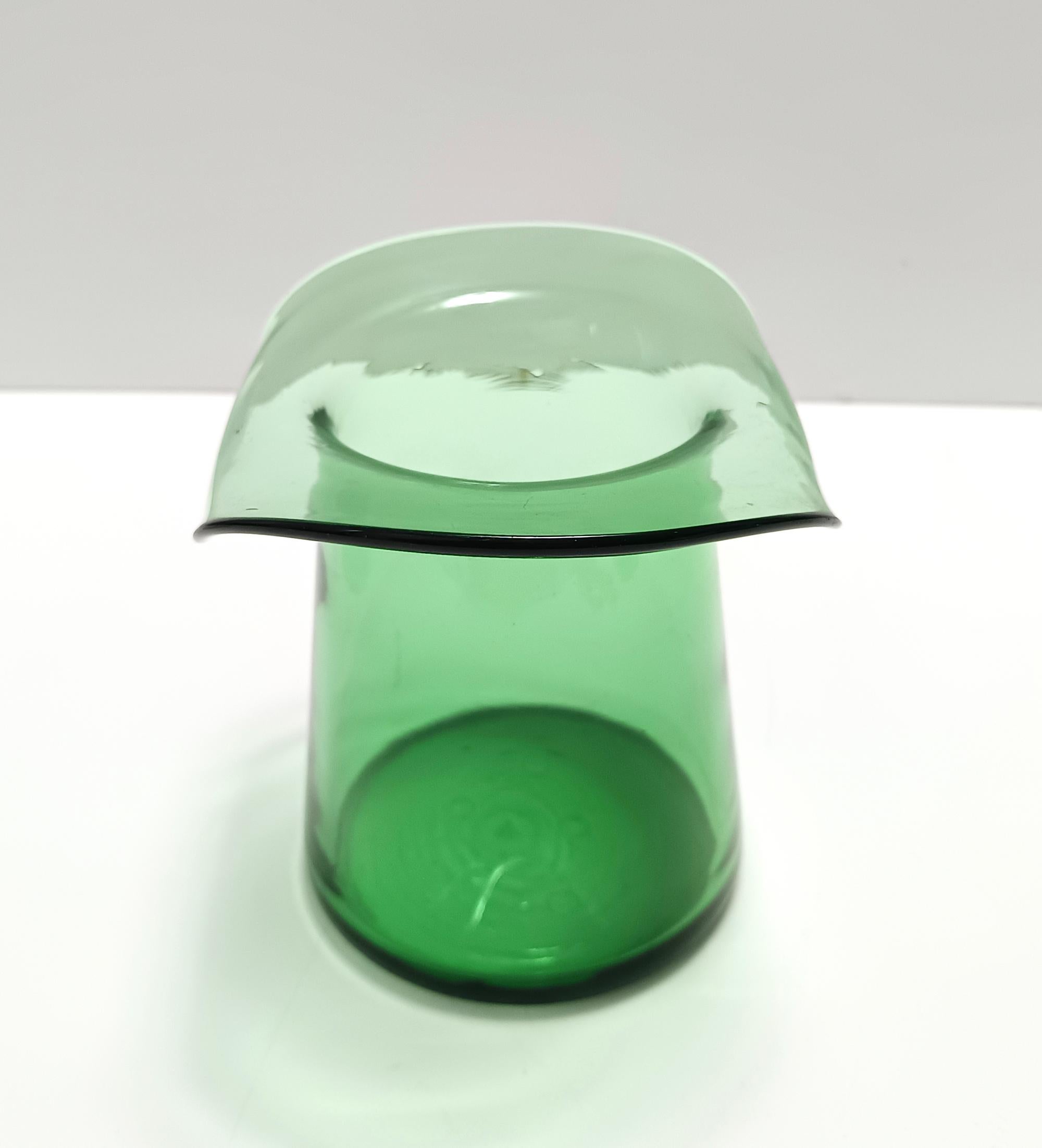 Mid-20th Century Cylindrical Green Hand-Blown Glass Vase, Empoli, Italy For Sale