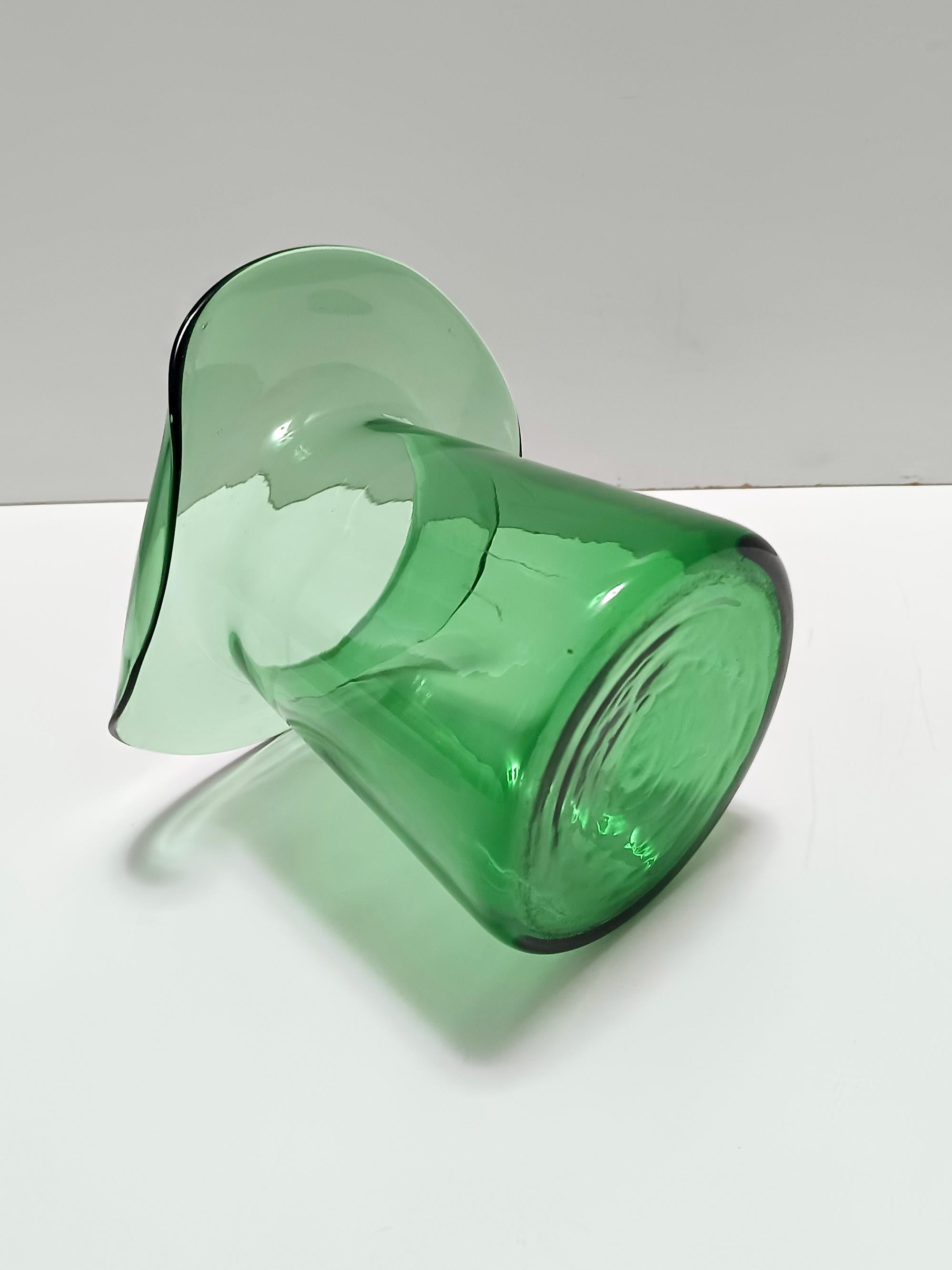 Cylindrical Green Hand-Blown Glass Vase, Empoli, Italy For Sale 2