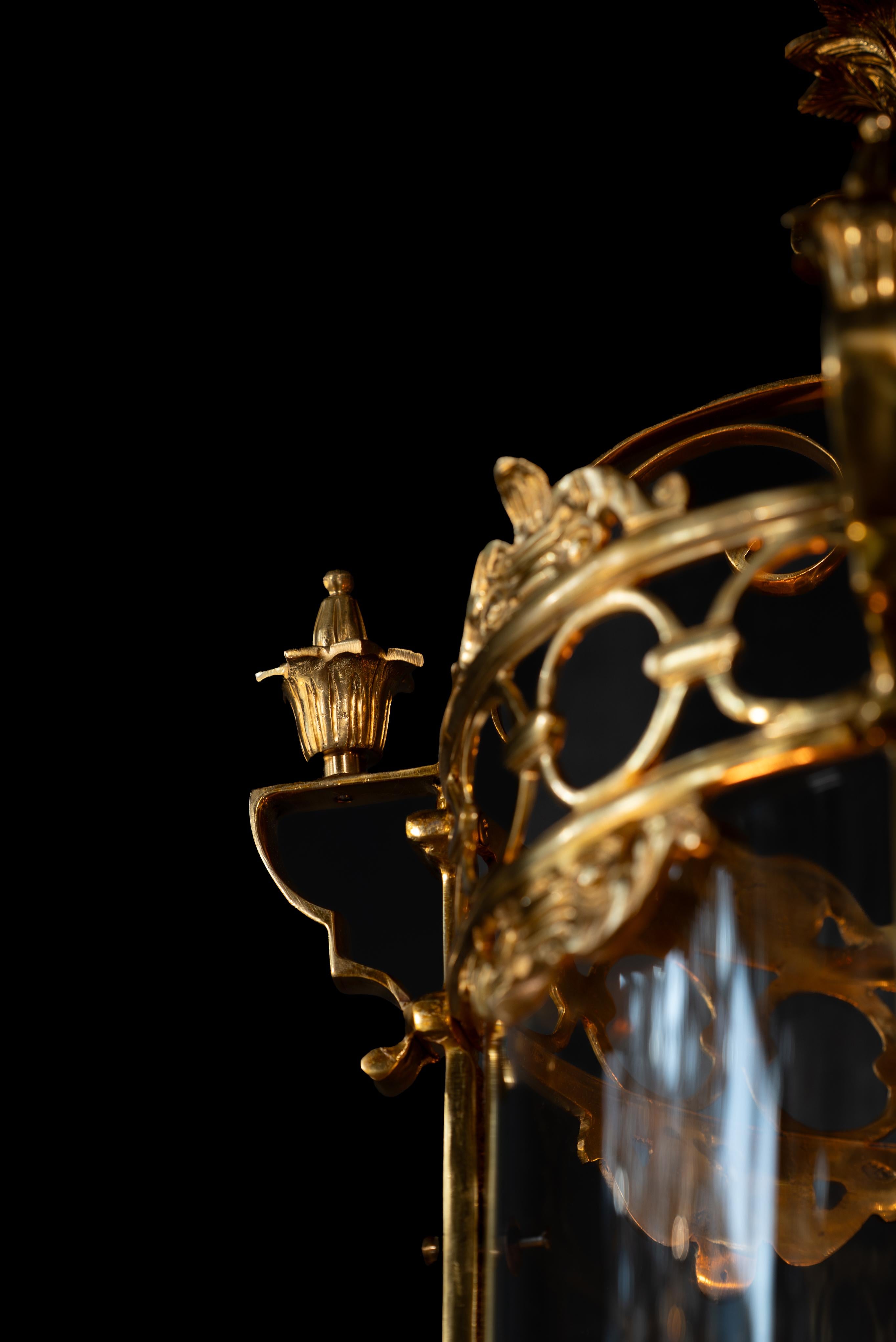 Lanterne cylindrique de style Louis XVI en verre laiton en vente 2