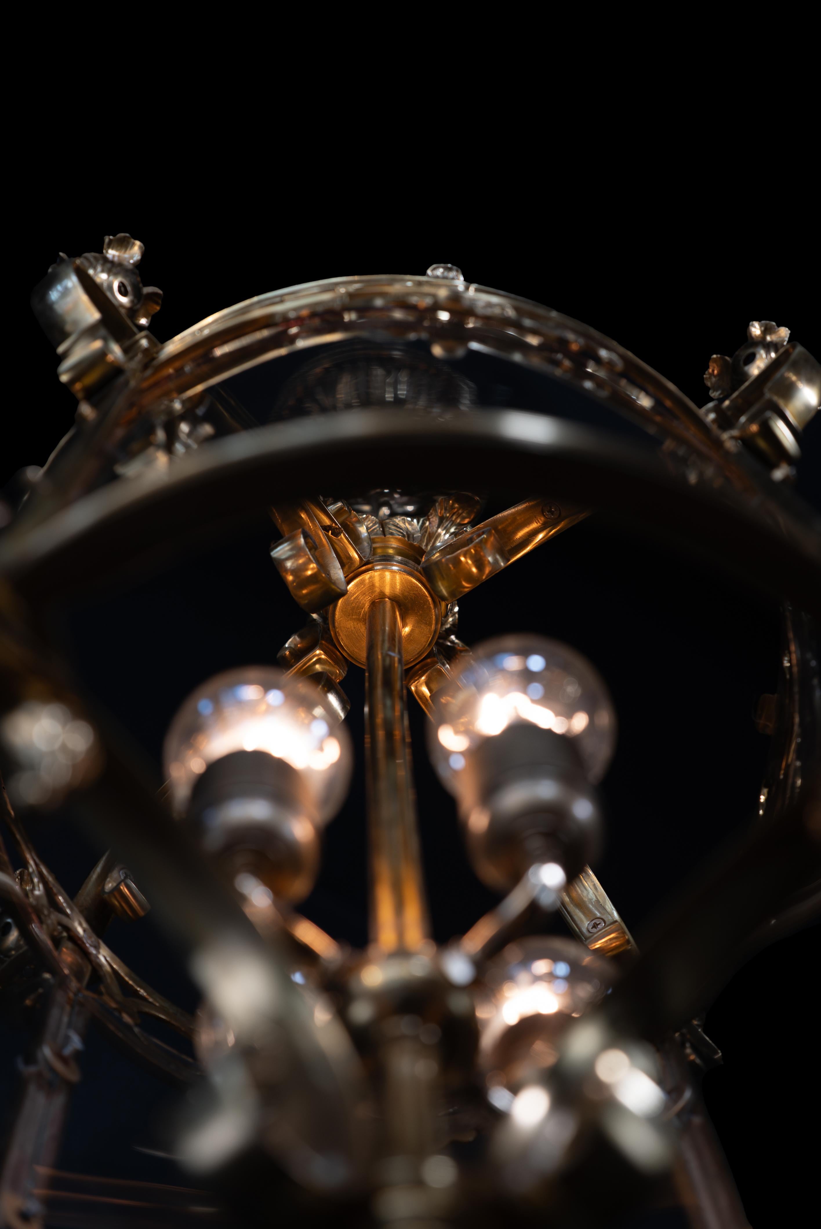Lanterne cylindrique de style Louis XVI en verre laiton en vente 3