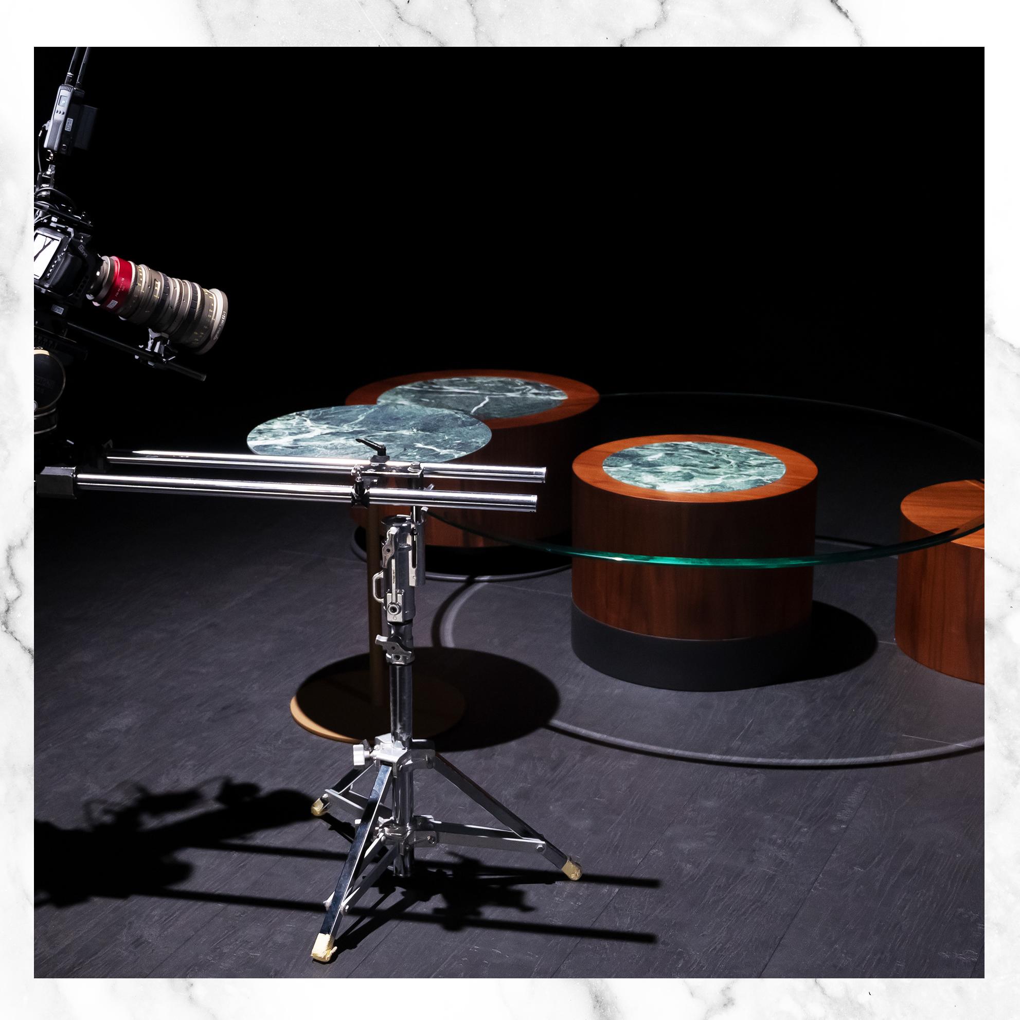 Verre Ensemble de 4 tables basses cylindriques en bois ou en laque. en vente