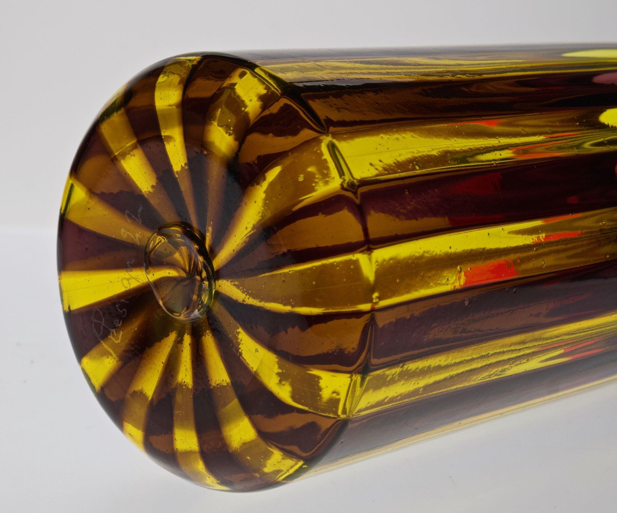Zylindrische Vase aus Murano-Glas, gelb und amethystfarben mit leuchtend roten Akzenten im Angebot 12