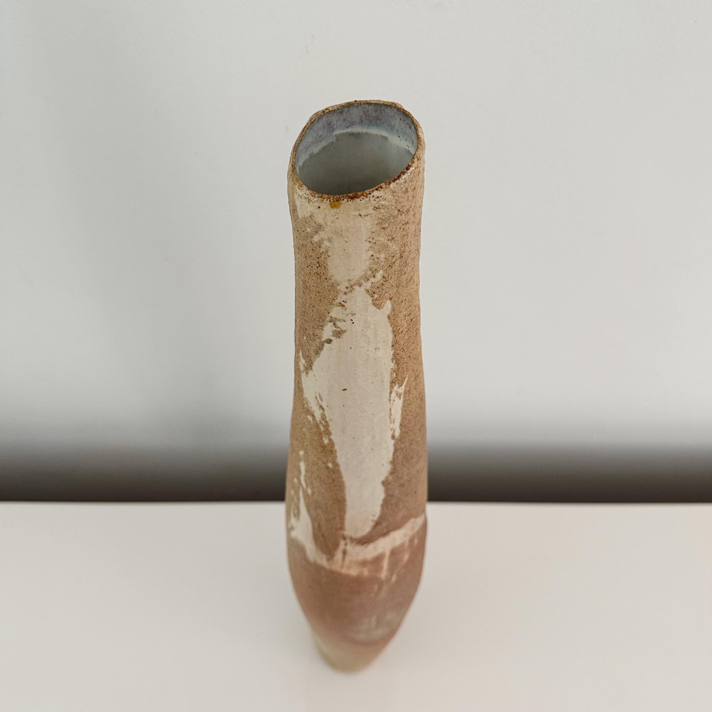 Américain  Vase cylindrique en poterie d'atelier signé 1984