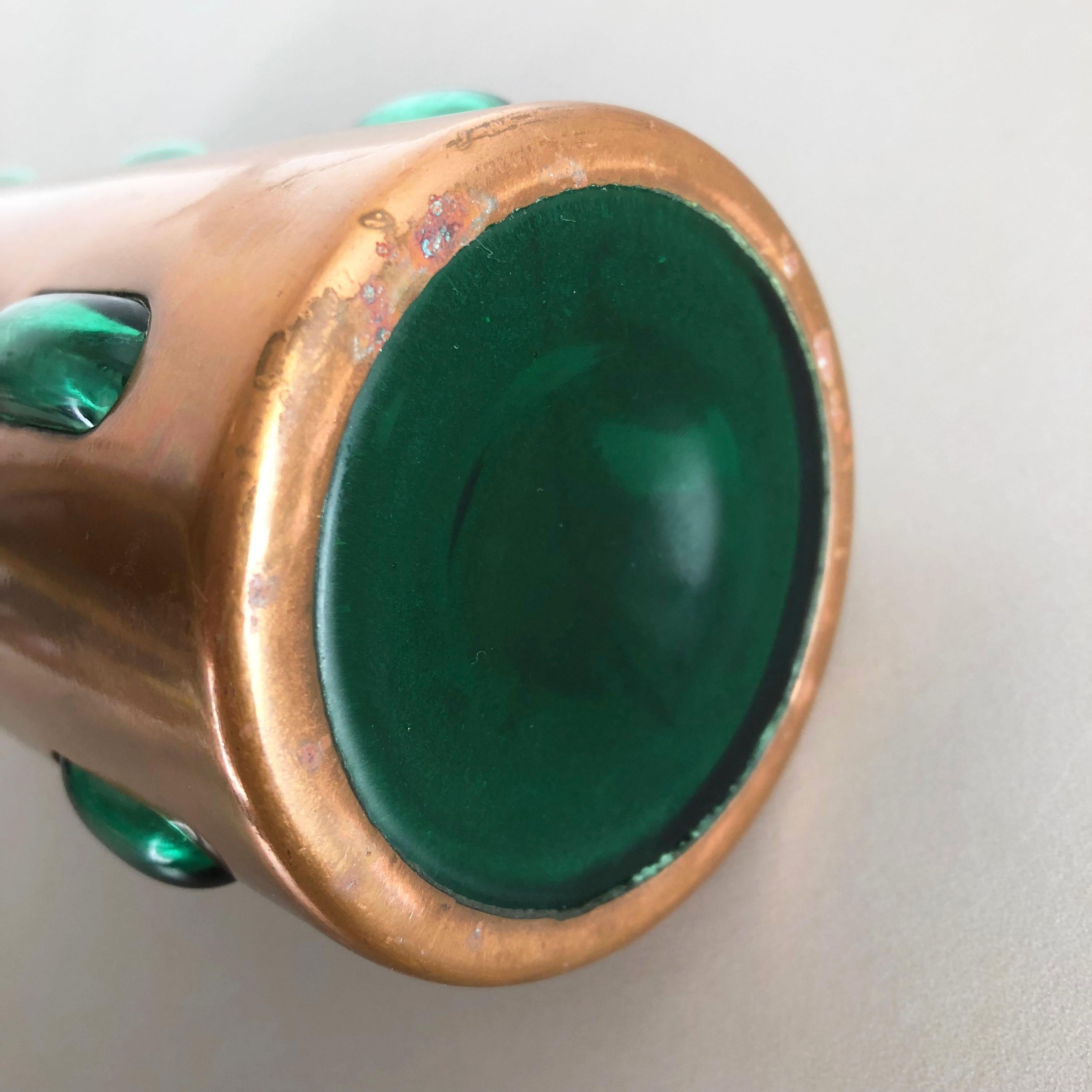 Cylindrical Vase in Green Glass and Copper by Nanny Still for RAAK, 1970s For Sale 7