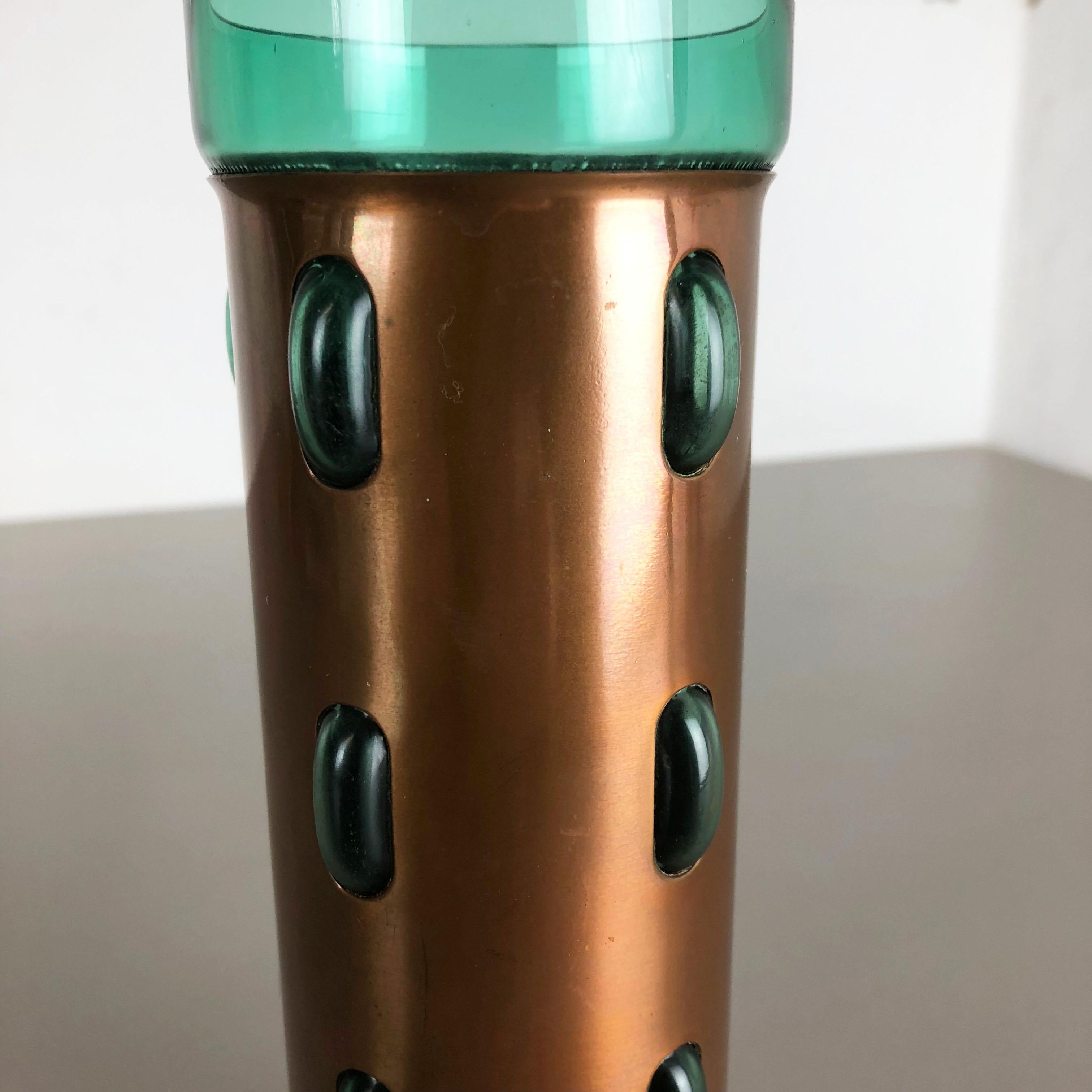 20th Century Cylindrical Vase in Green Glass and Copper by Nanny Still for RAAK, 1970s For Sale