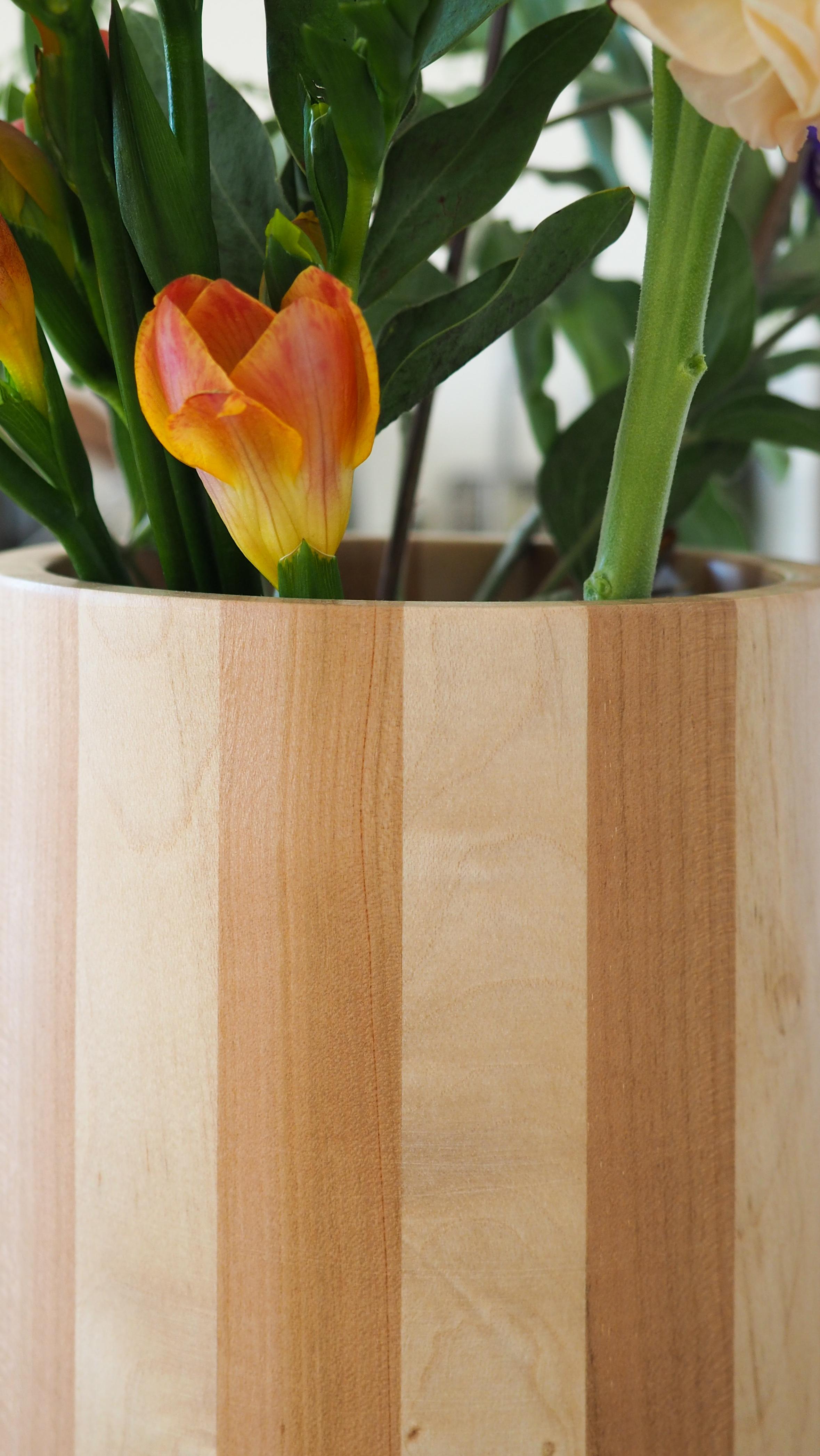 Minimalist Cylindrical Vase, maple and cherry wood, handmade in France, OROS Edition For Sale