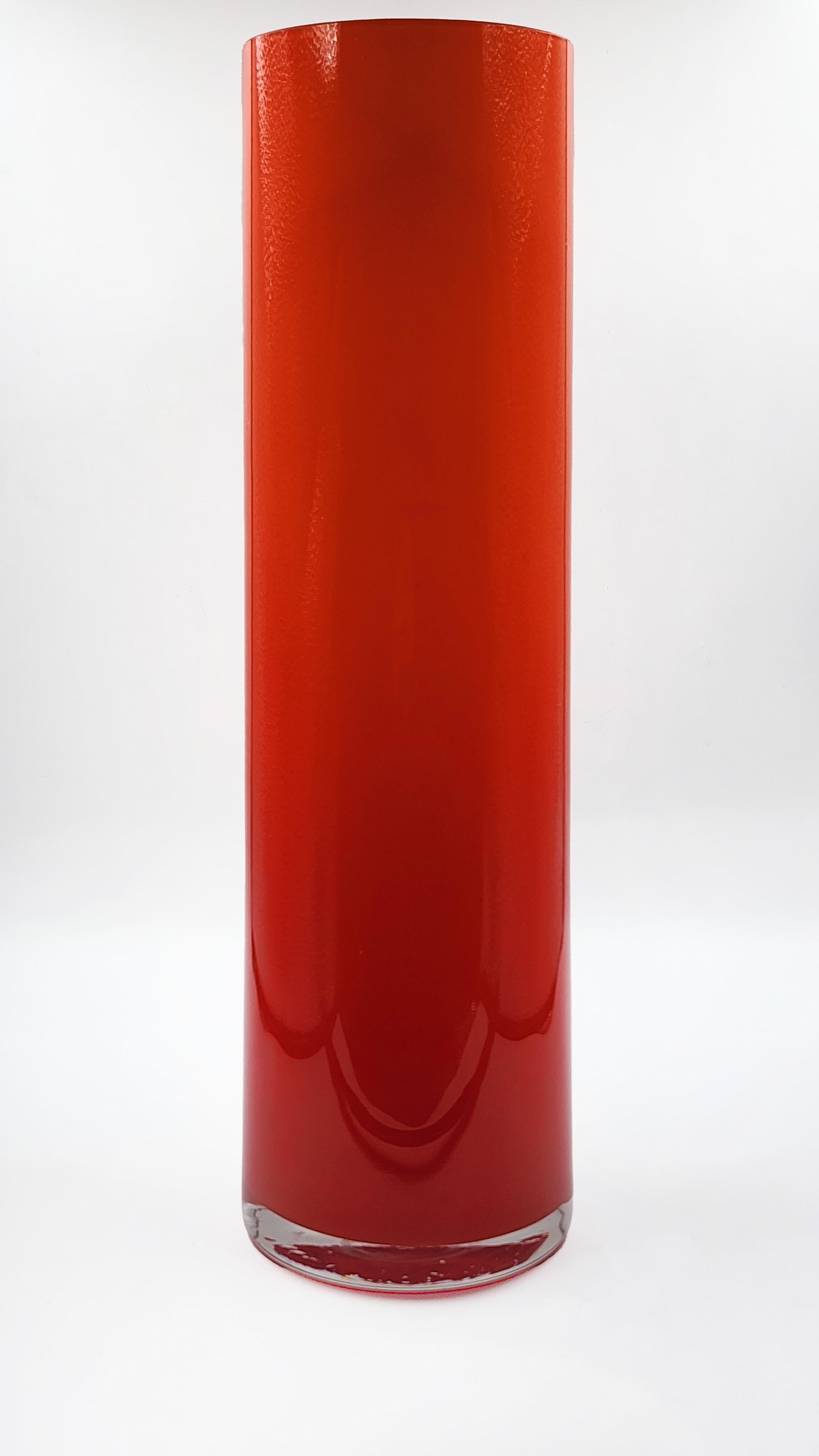 Postmoderne Vase cylindrique en verre artistique en vente