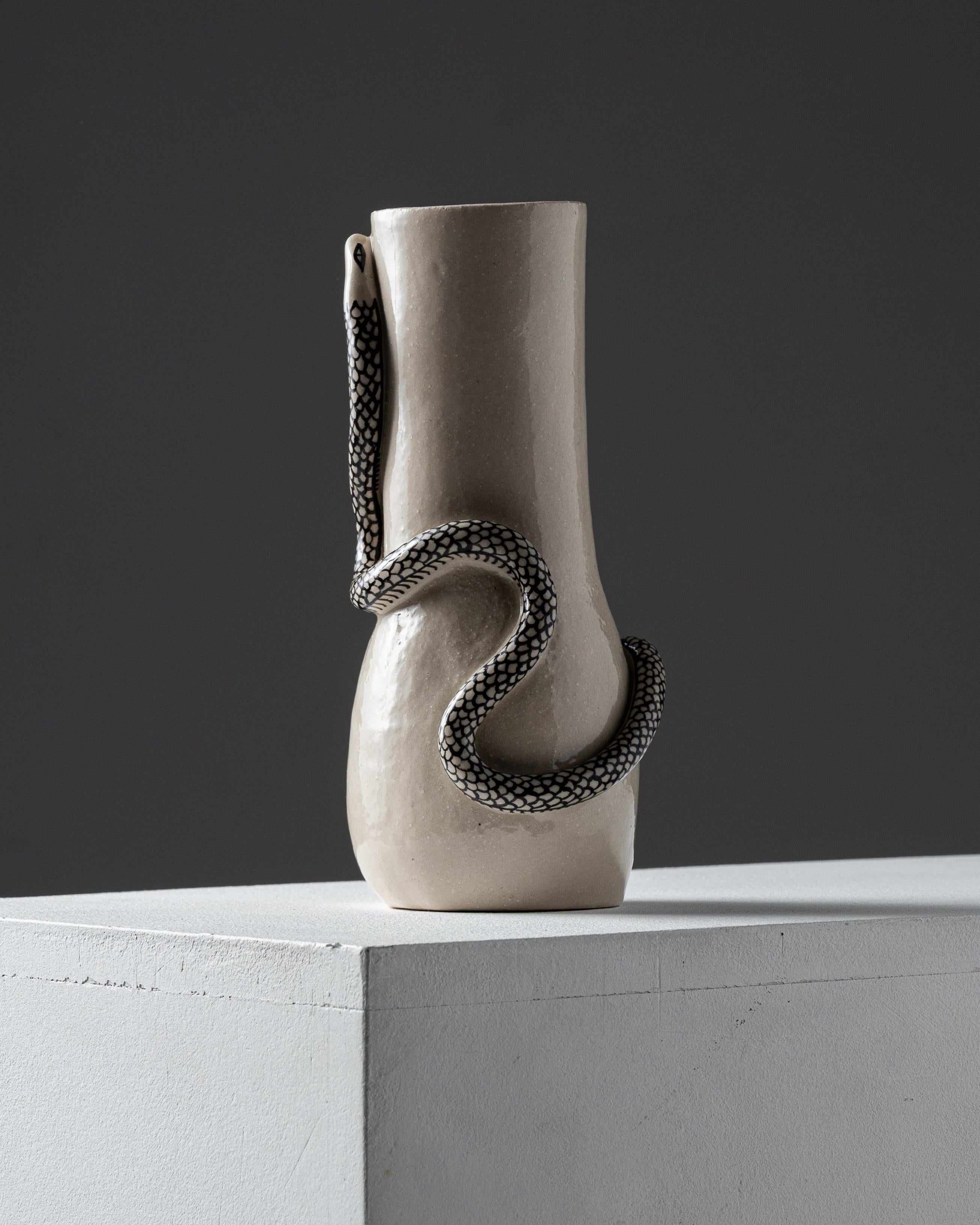 Cylindrical vase 
