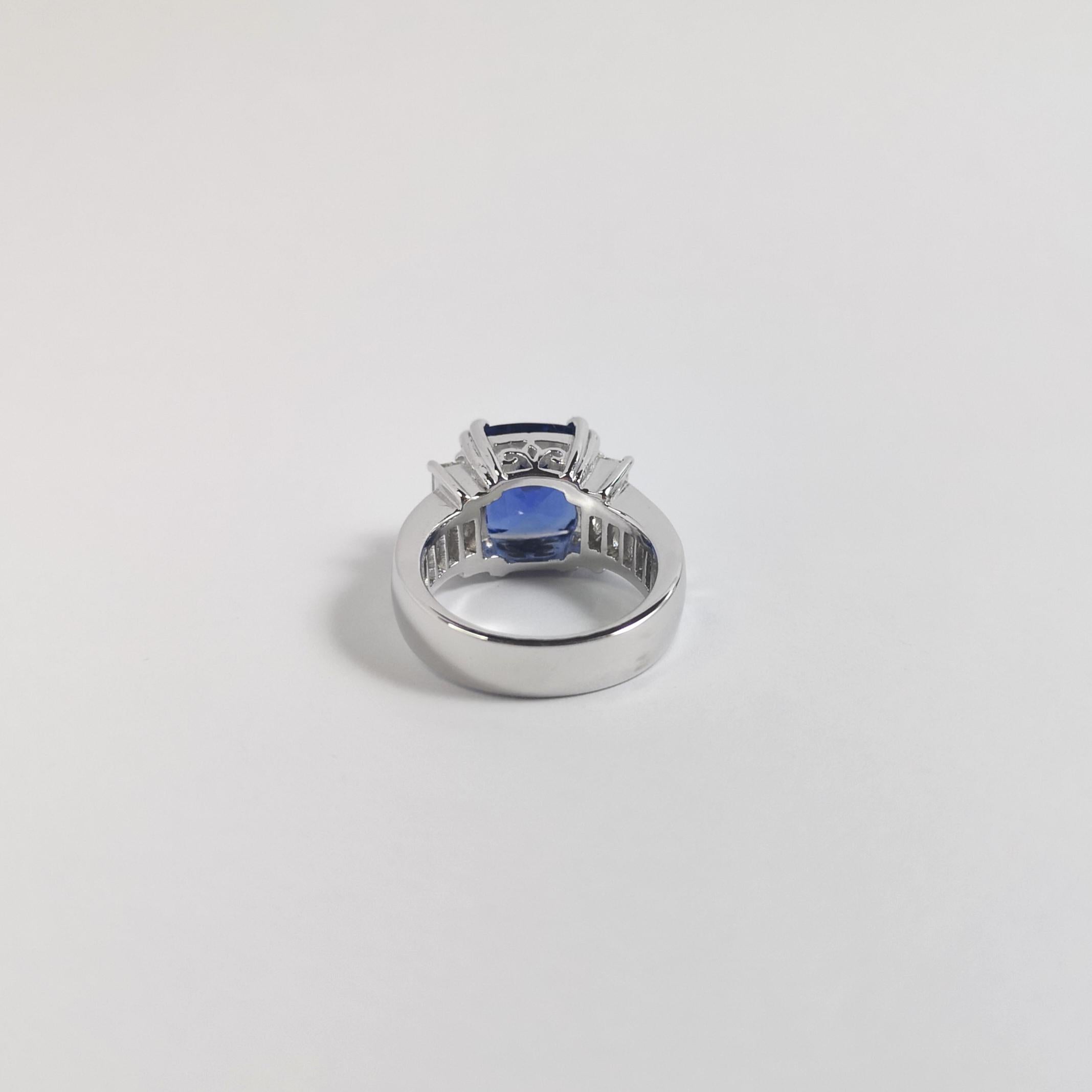 Zylonblauer Saphir mit Diamantring aus Platin 950 in Platinfassungen gefasst im Angebot 8