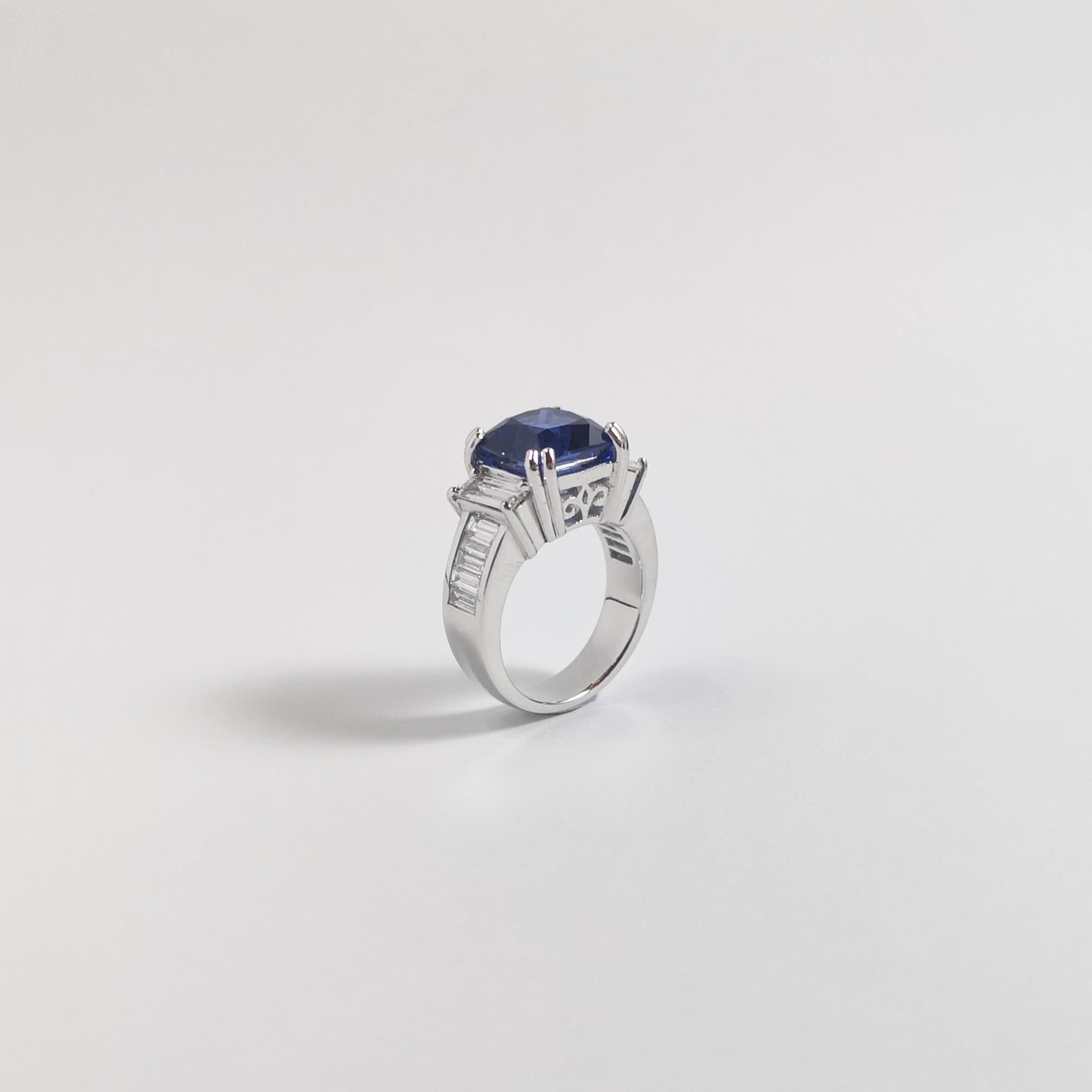 Zylonblauer Saphir mit Diamantring aus Platin 950 in Platinfassungen gefasst im Angebot 10