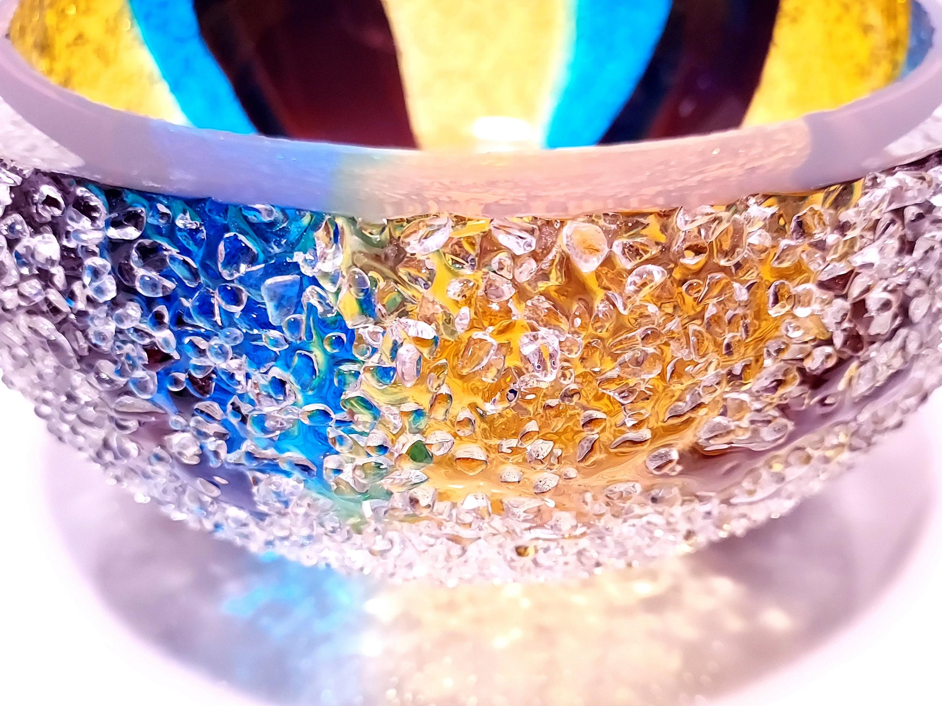 Moderne Bols colorés en cristal CYM, récipient en verre de luxe contemporain fait à la main en vente