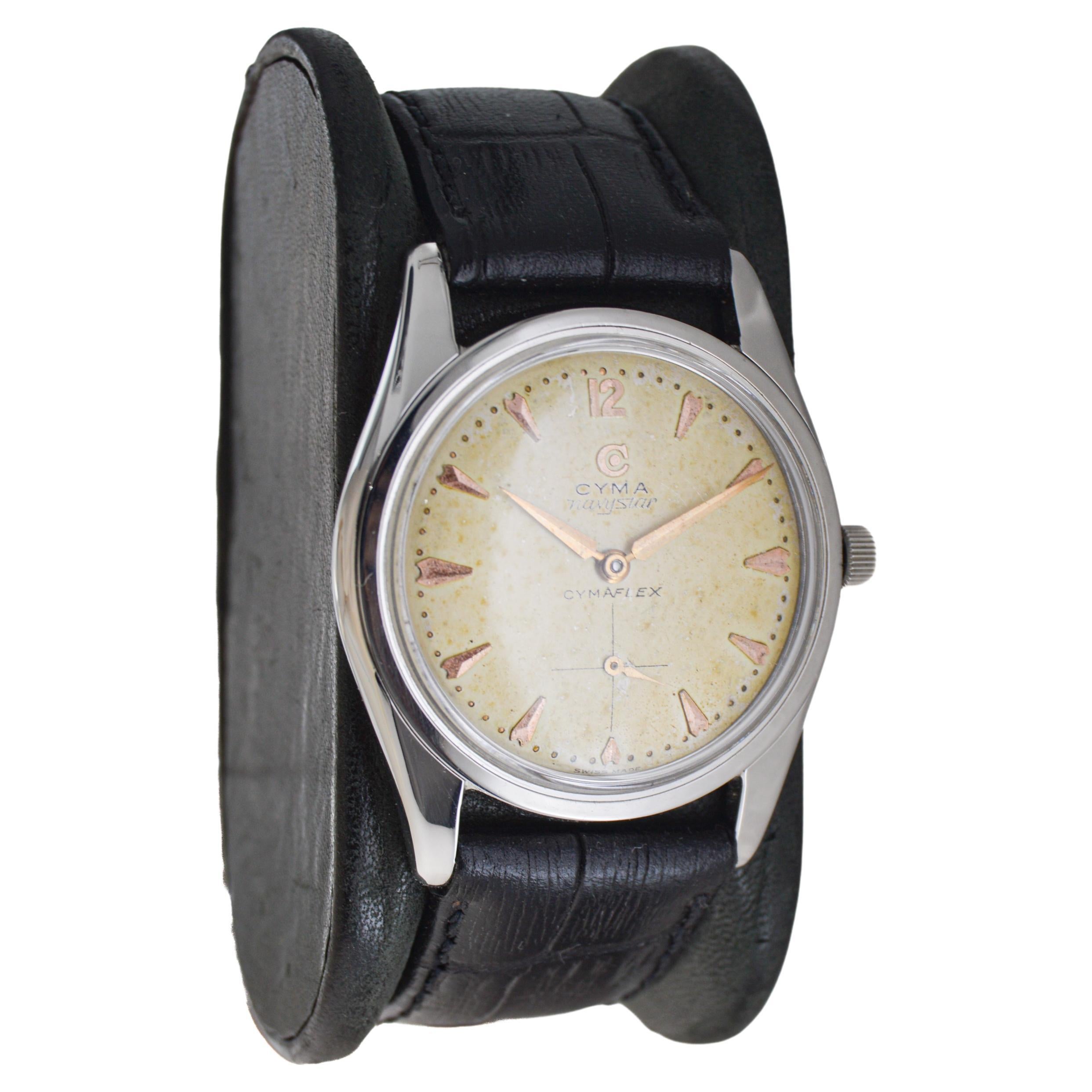 FABBRICA / CASA: Cyma Watch Company
STILE / RIFERIMENTO: Navy Star Cymaflex / Riferimento 458
METALLO / MATERIALE: Acciaio inossidabile
CIRCA / ANNO: 1940
DIMENSIONI: Lunghezza 41 mm x Diametro 34 mm
MOVIMENTO / CALIBRO: Carica manuale / 17 Jewell /
