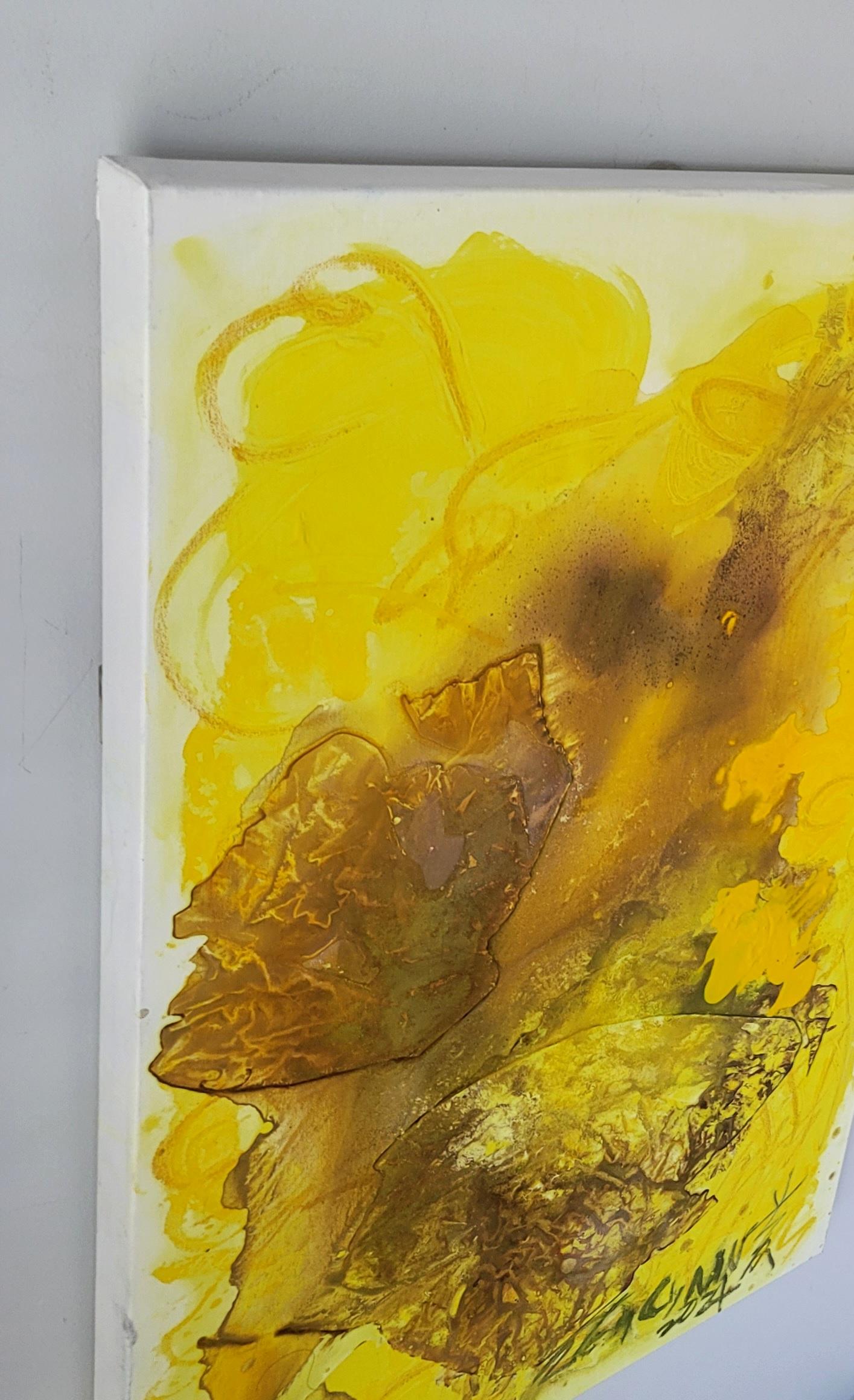Cymn Wong’s style of mixed media paintings are developed alongside with pastel, crayon, acrylic and ink.  Rooted from traditional Chinese ink-brush painting to contemporary New York Abstract Expressionism, Wong wields various free and fluent but