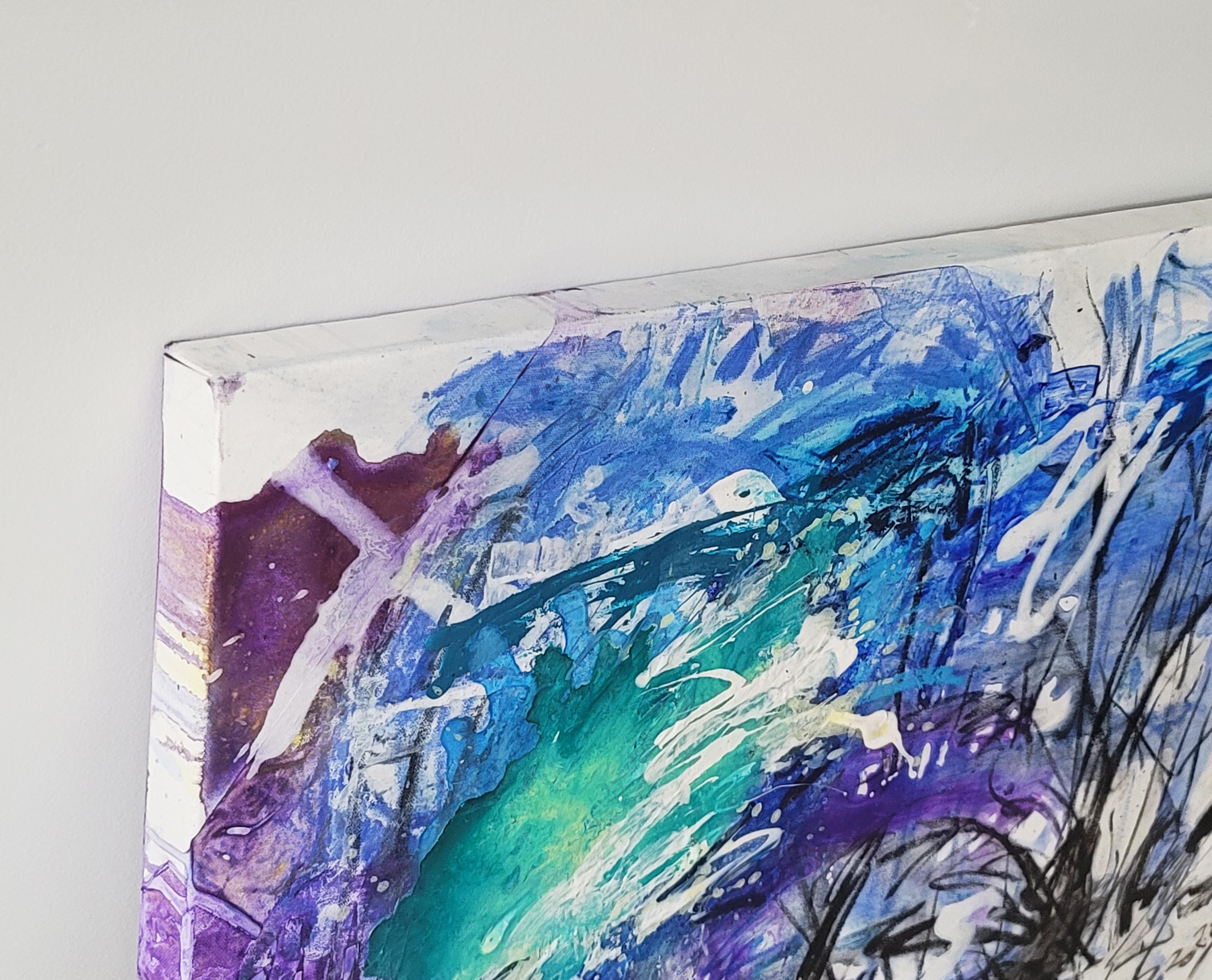 Cymn Wong’s style of mixed media paintings are developed alongside with pastel, crayon, acrylic and ink.  Rooted from traditional Chinese ink-brush painting to contemporary New York Abstract Expressionism, Wong wields various free and fluent but