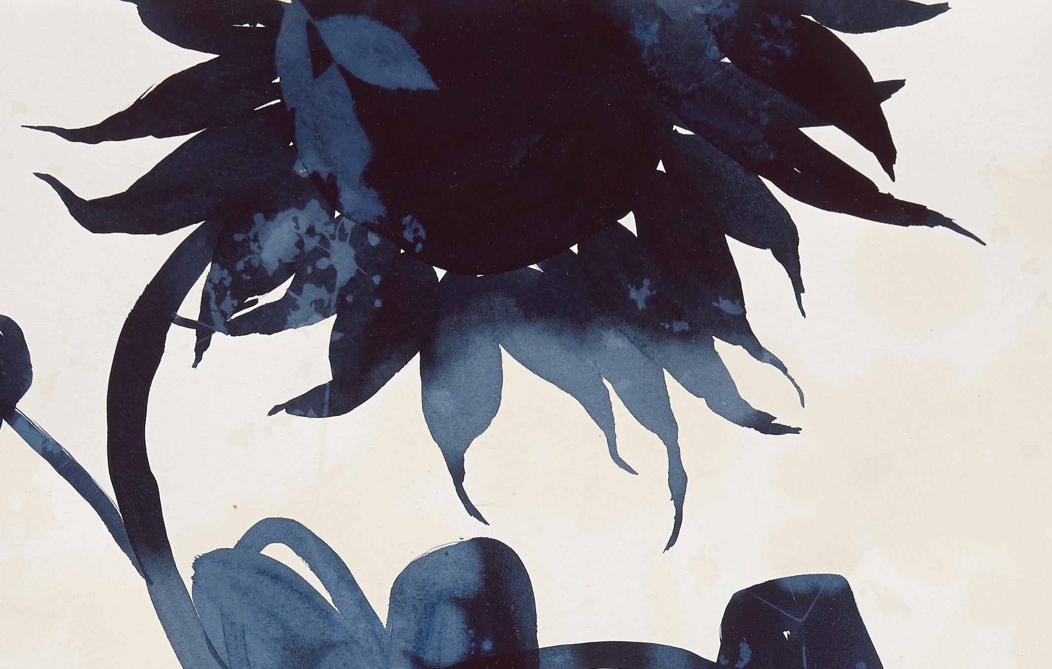Moulin Rouge, botanisch,  Blumenmalerei, Mischtechnik, Blau, Arbeiten auf Papier, Blumen (Zeitgenössisch), Mixed Media Art, von Cynthia MacCollum