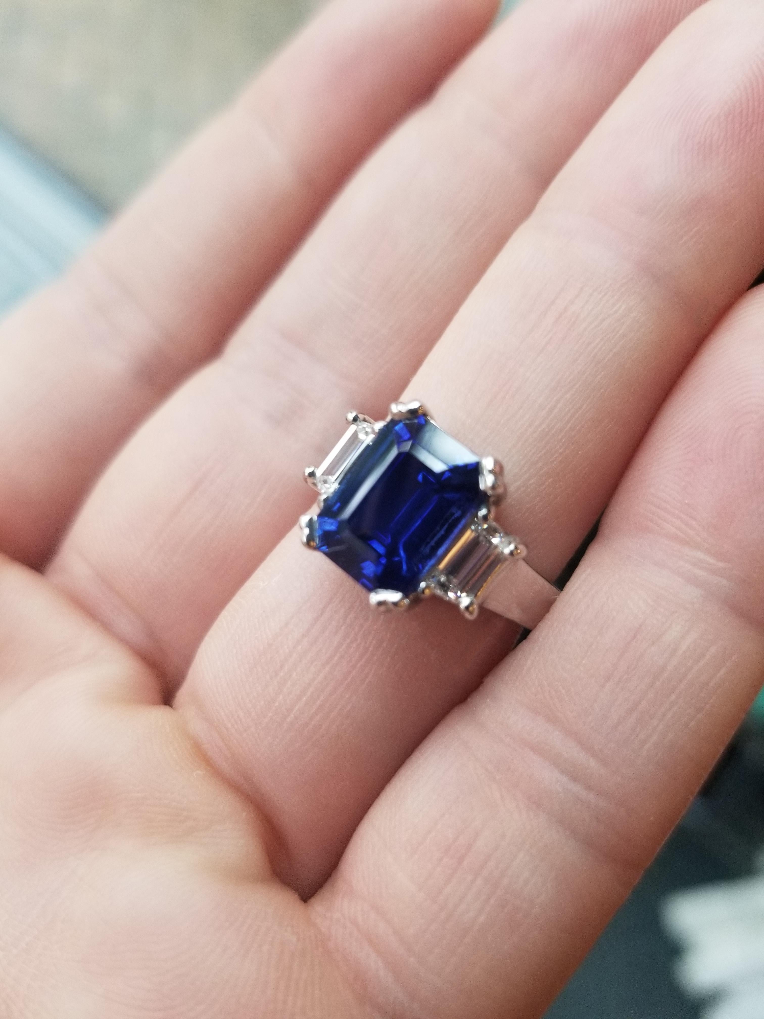 Donna Anello in platino con zaffiro di Ceylon e diamante Cynthia Scott 3,67ct Certificato GRS in vendita
