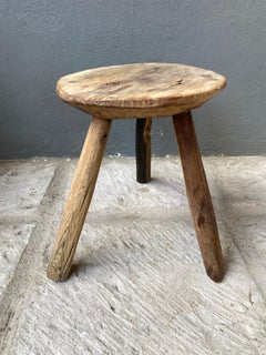 Tabouret en cyprès de Guanajuato, Mexique, vers 1950