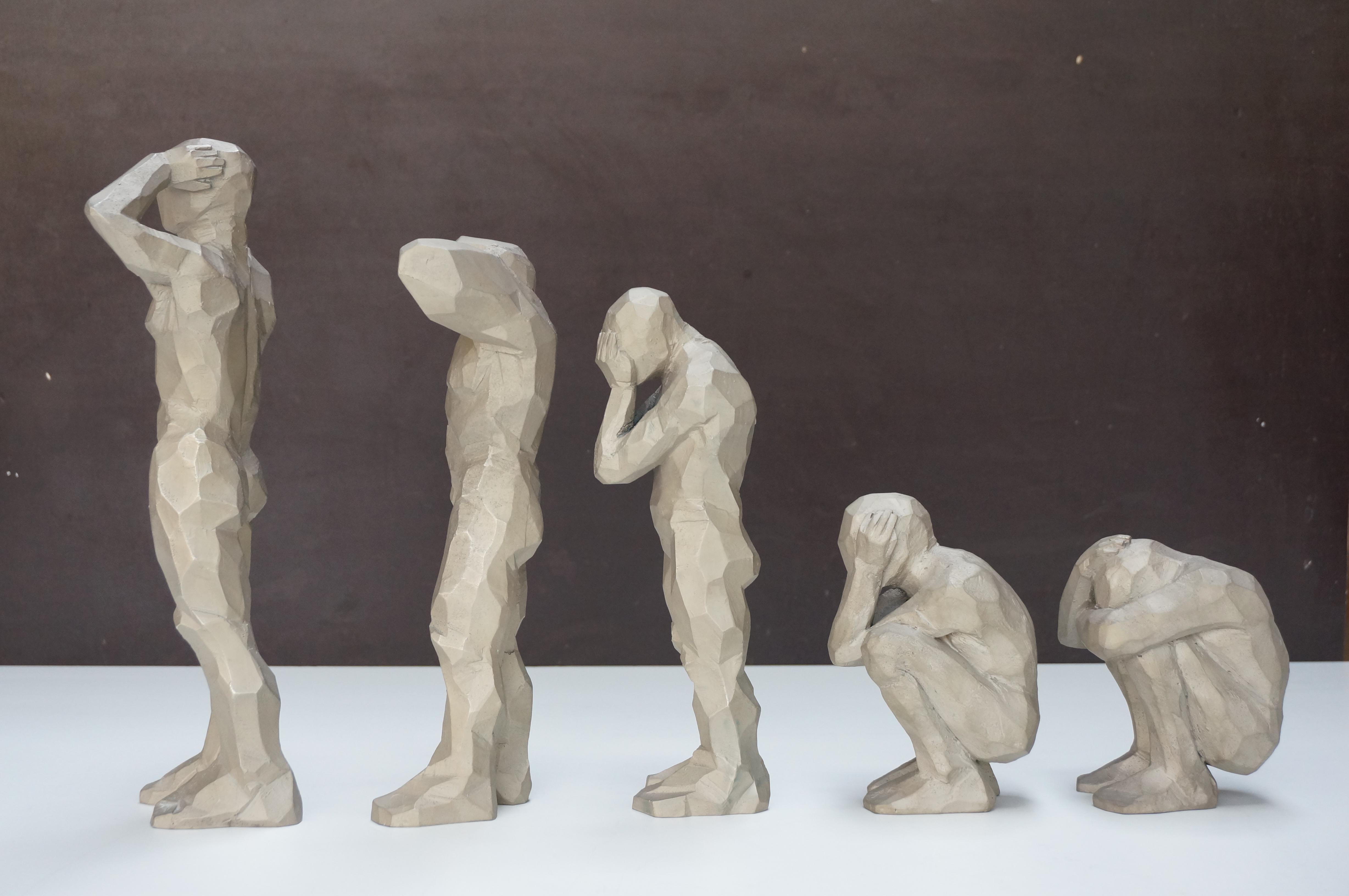 Sculpture en bronze Politique de l'Autruche ( Politiquestrich Politics) de 5 personnages  - Or Figurative Sculpture par Cyrille André