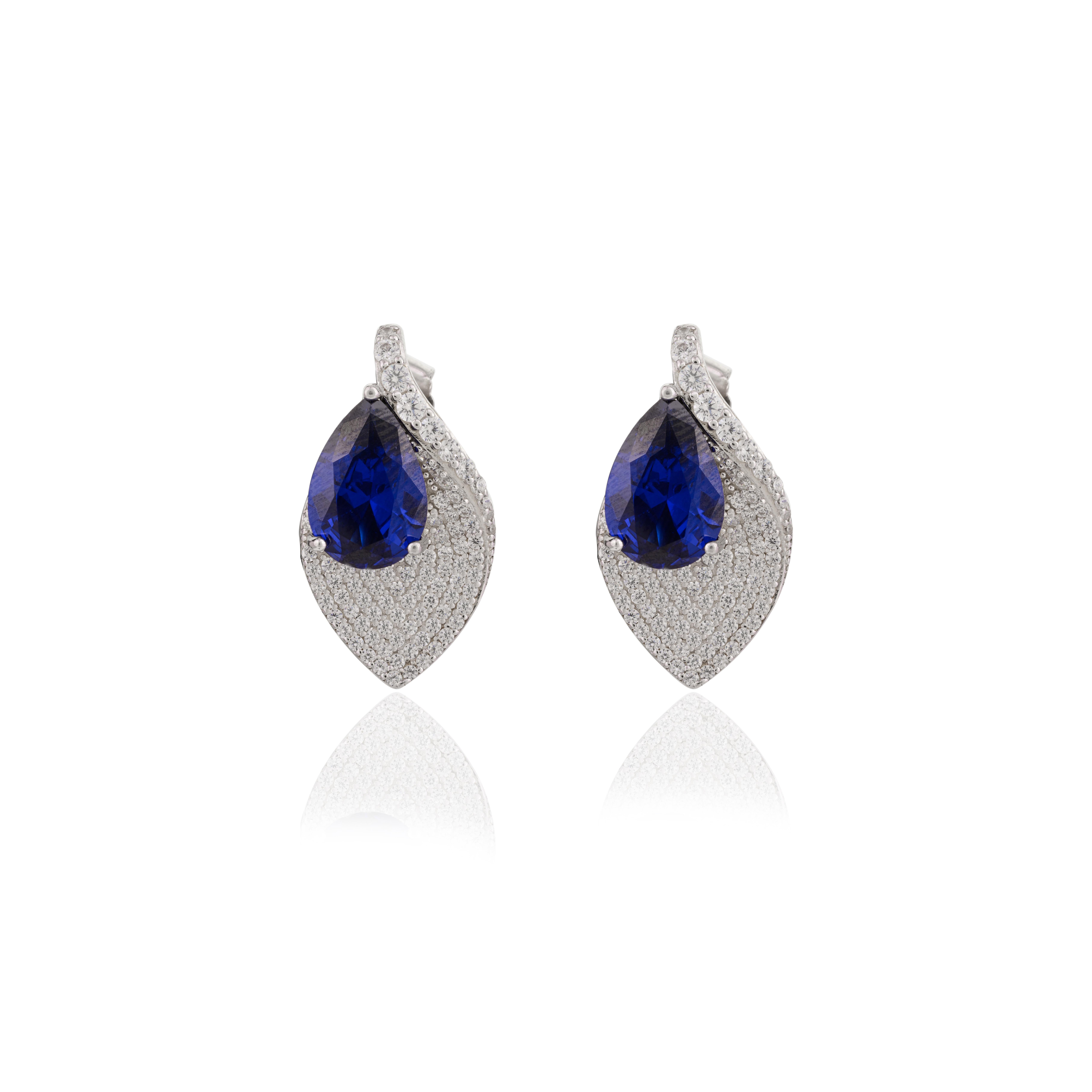 CZ and Blue Pear Leaf Shape Studs Earring in 925 Sterling Silver Jeewlry for Her In New Condition In New York, NY