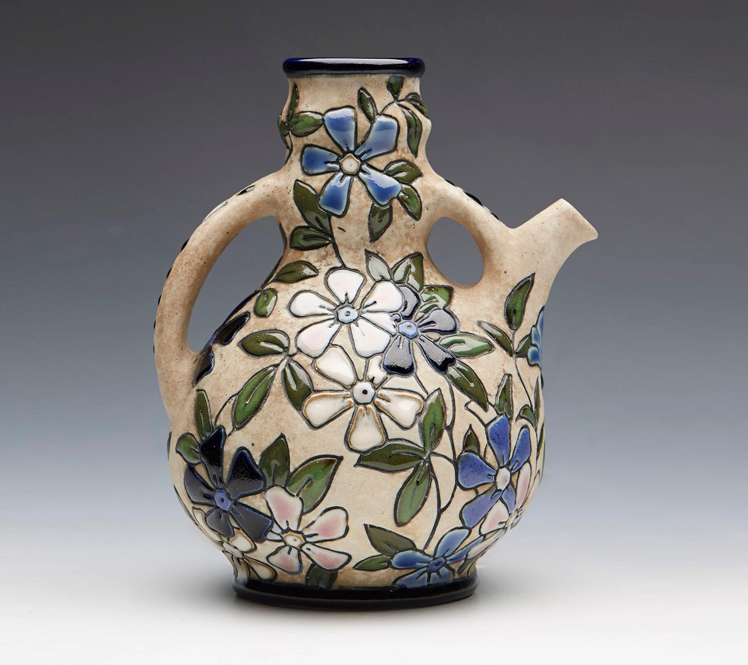 Tschechische tschechische Art-Deco-Amphora-Kunstkeramik mit floralem islamischem Design-Kanne (Glasiert) im Angebot