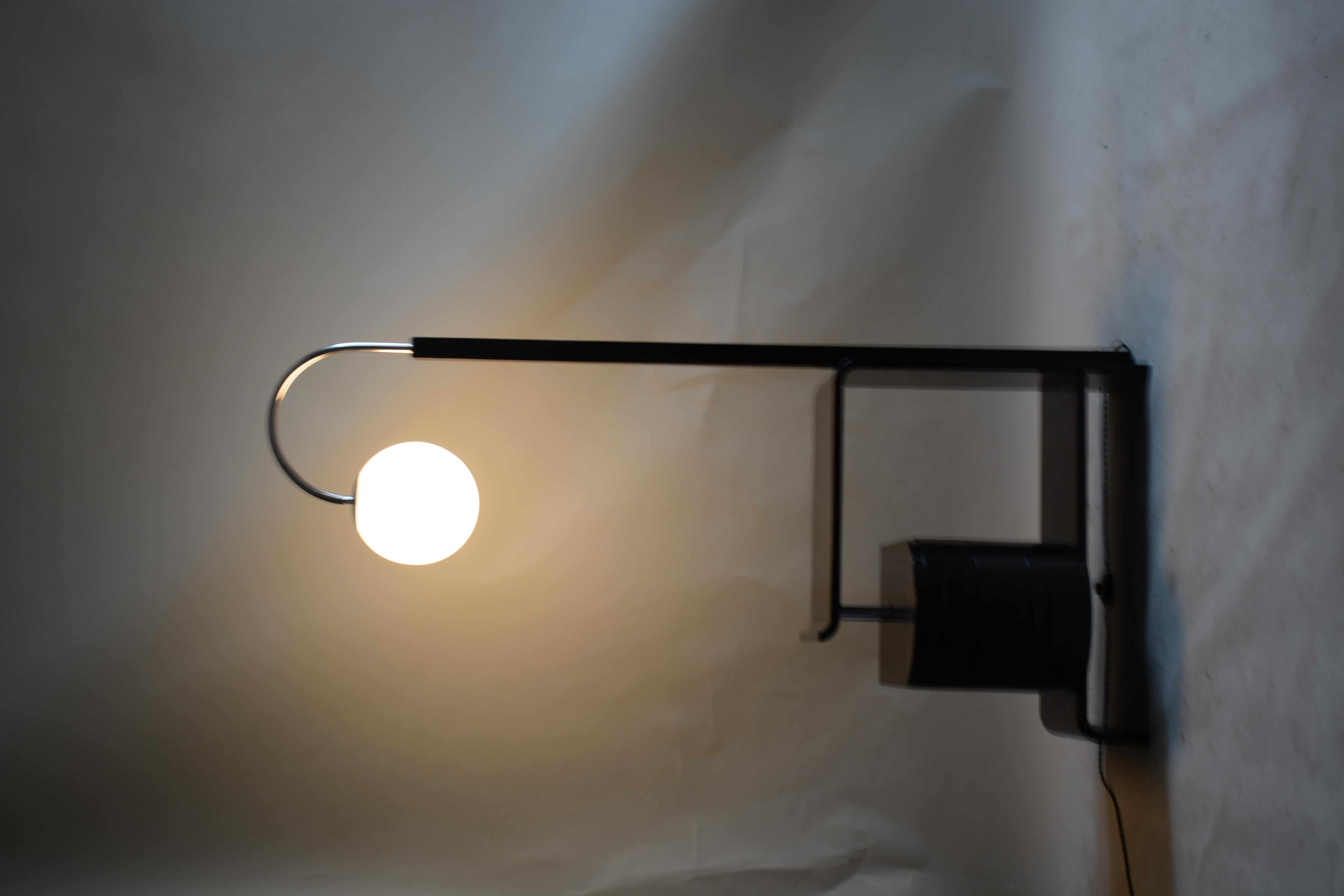 Czech Art Deco Floor lamp by Jindrich Halabala, Oak, Chrome and Steel, 1930s 7