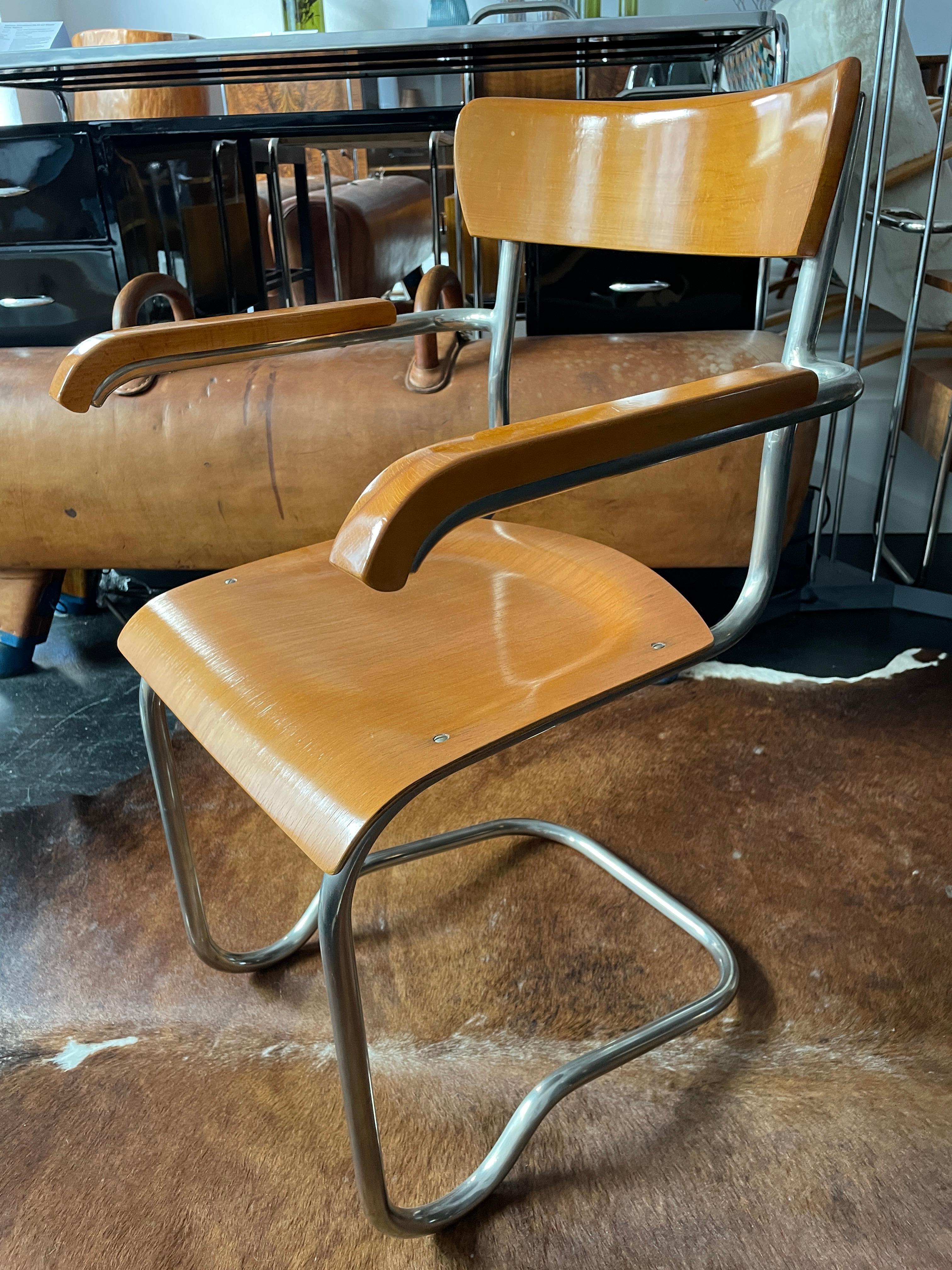 Czech Art Deco tubular steel cantilever chair by Ladislav Zak, 1930s In Good Condition For Sale In Wien, AT