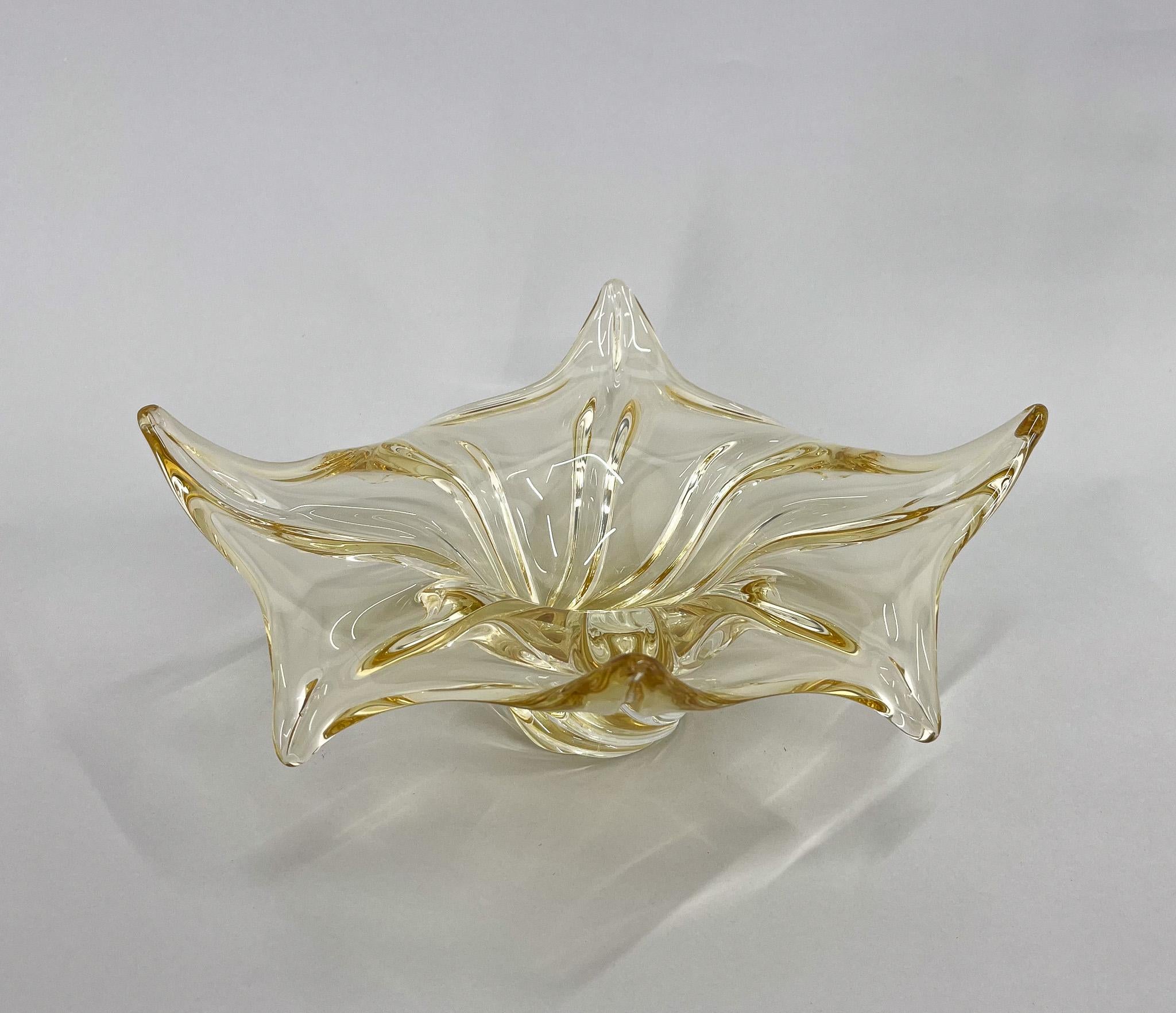 Mid-Century Modern Czech Art Glass Bowl by Josef Hospodka for Chribska Glassworks, 1960s For Sale