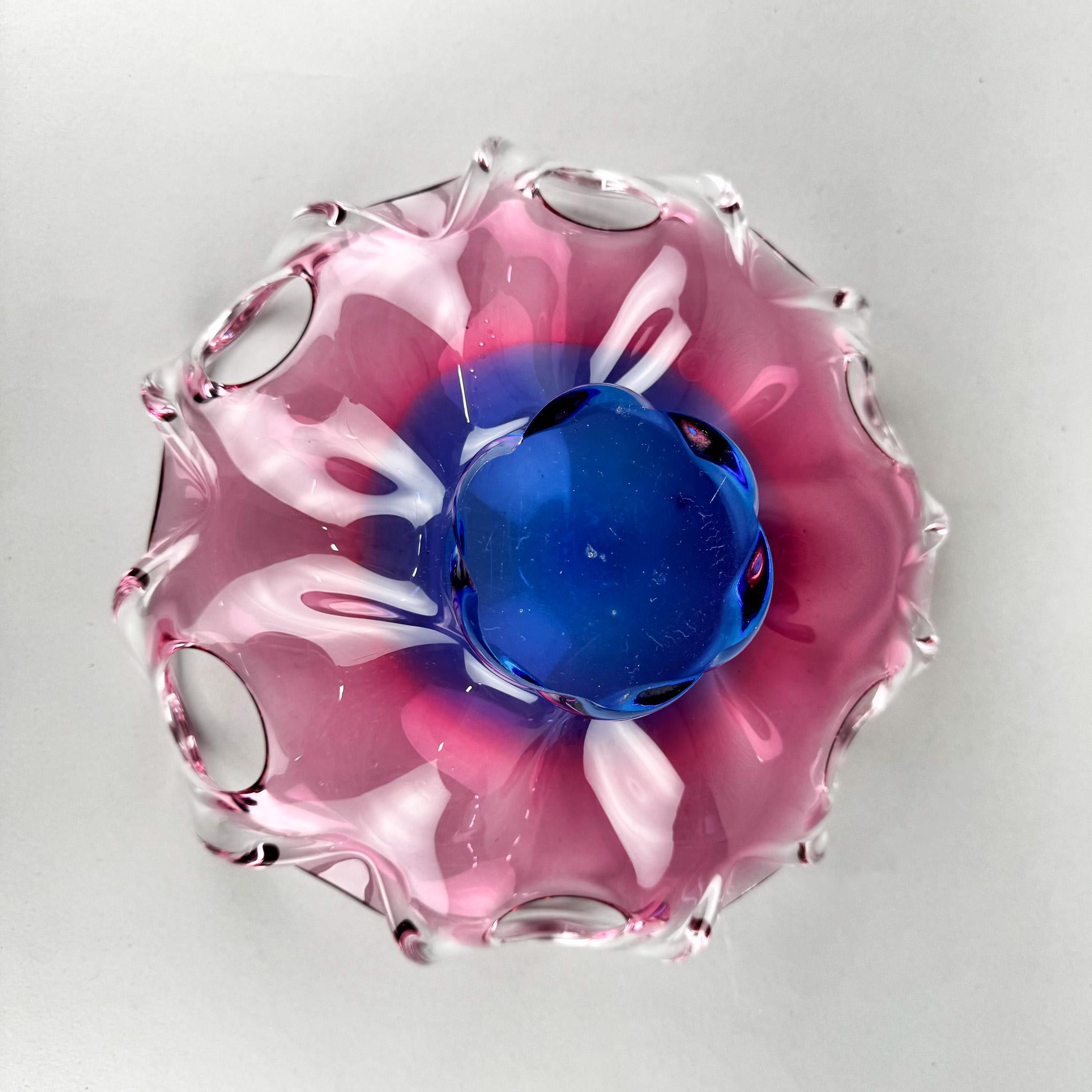 Ceco Ciotola in vetro artistico ceco di Josef Hospodka per Chribska Glassworks, anni '60 in vendita