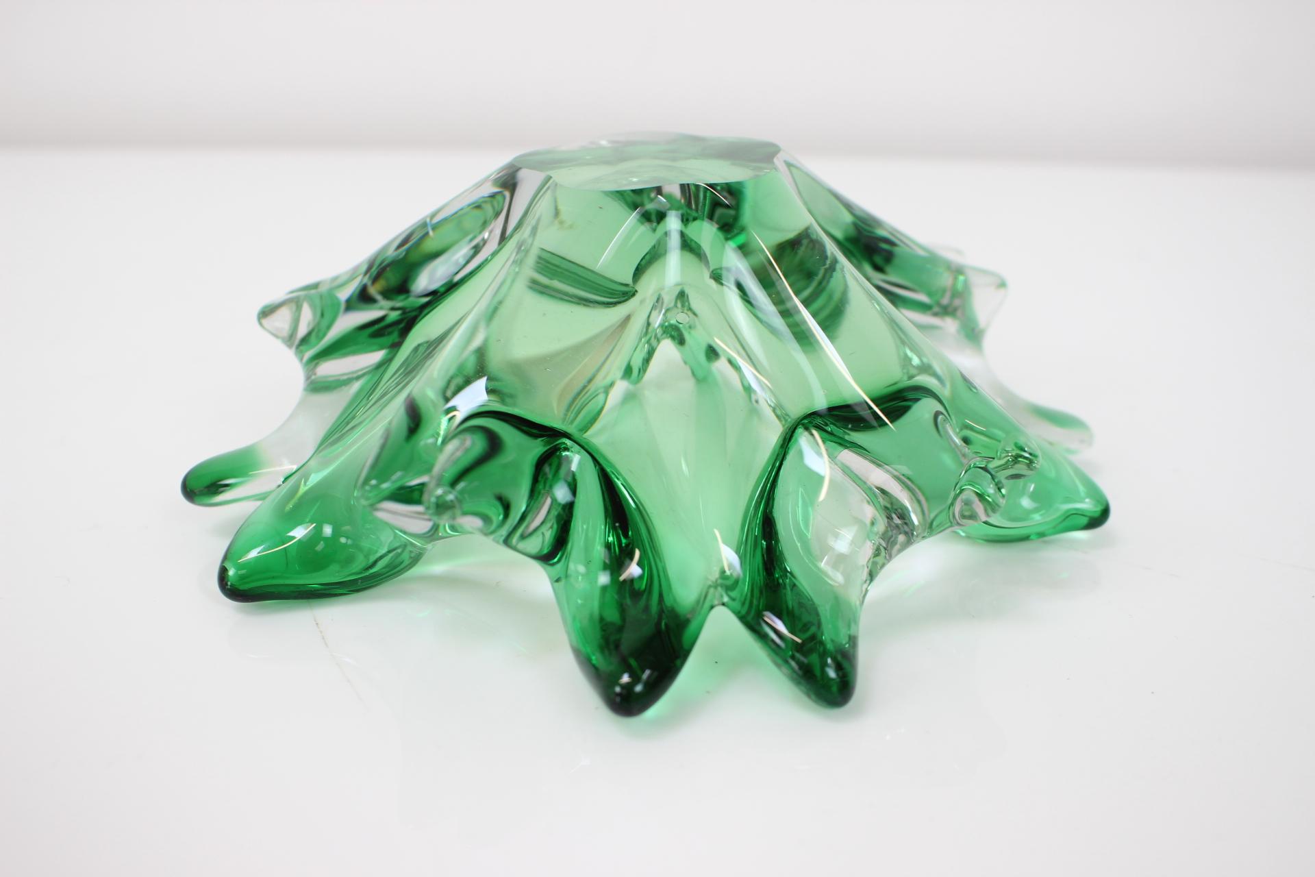 Mid-20th Century Czech Art Glass Bowl by Josef Hospodka for Chribska Glassworks, 1960's For Sale