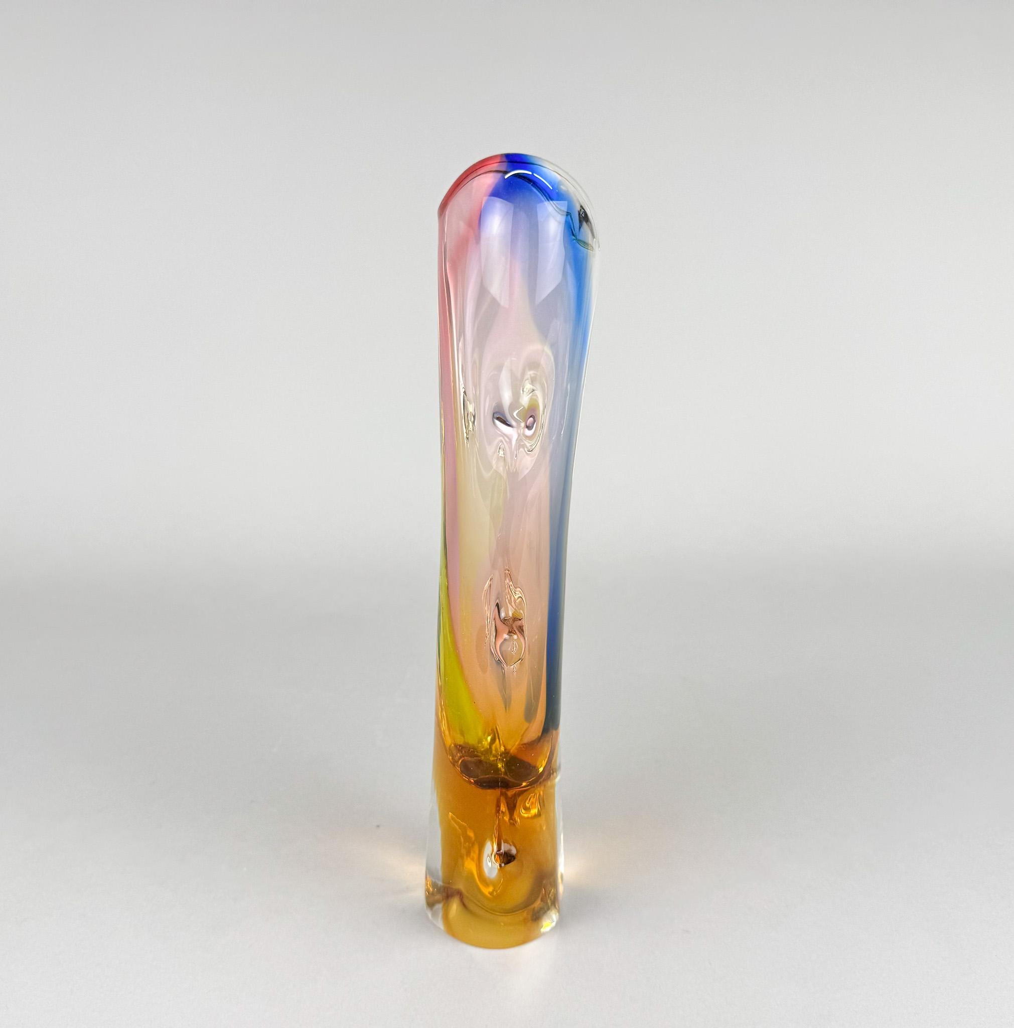 Vase en verre d'art tchèque de Josef Rozinek pour Novy Bor Glassworks, années 1960 Bon état - En vente à Praha, CZ