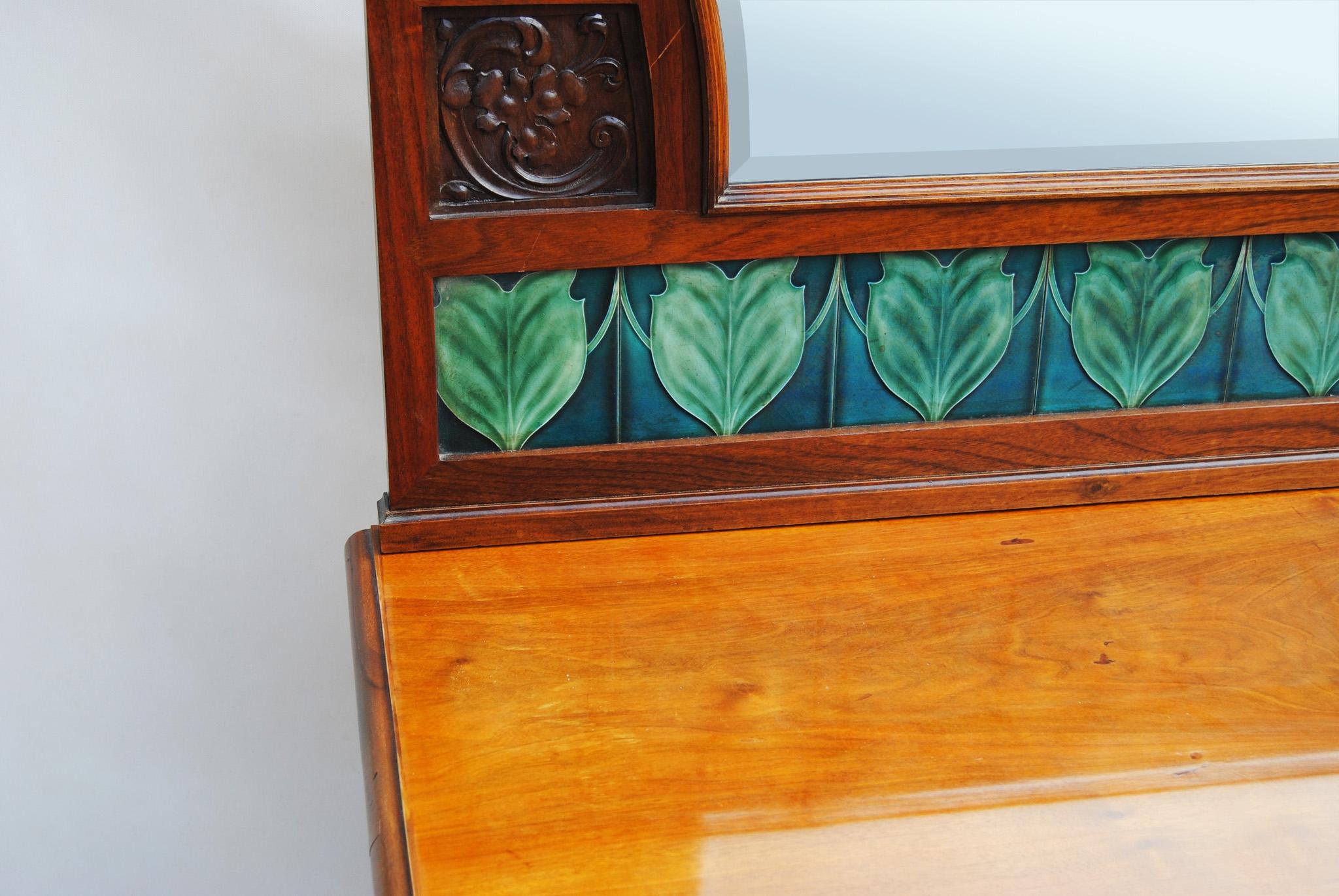 Czech Art Nouveau Dressing Table with Mirror, Walnut, Restored, 1910s For Sale 4