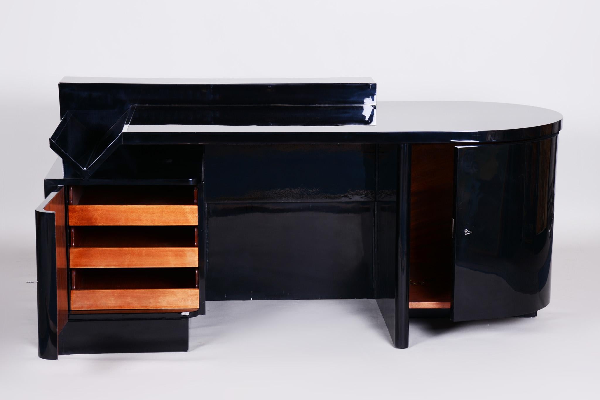 Czech Avantgarde Black Art Deco Writing Desk, Architect Kysela, High Gloss, 1920 In Good Condition In Horomerice, CZ