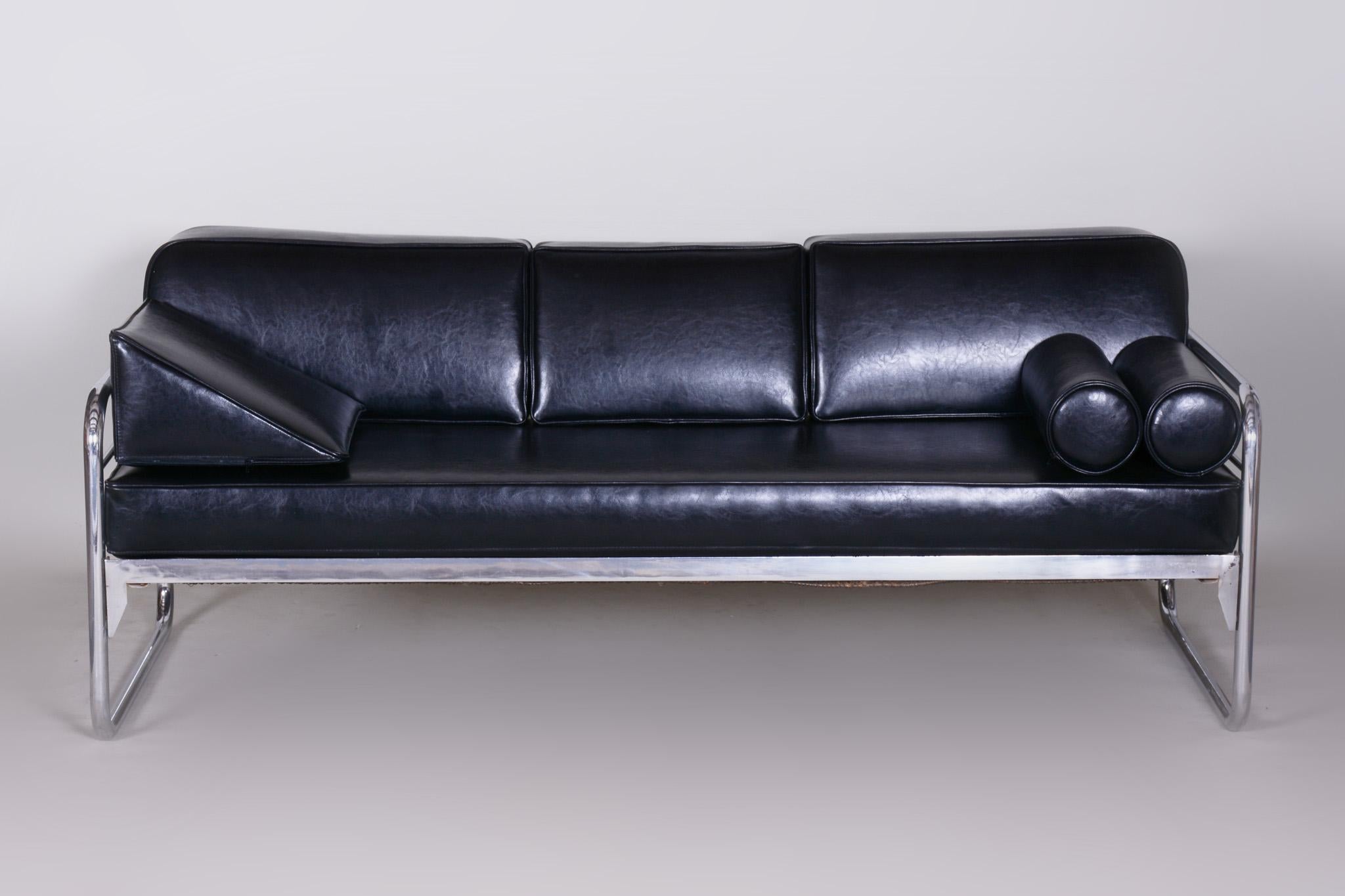 Tschechisches Bauhaus-Sofa aus schwarzem Chromrohr von Hynek Gottwald, Neupolsterung, 1930er Jahre im Zustand „Gut“ im Angebot in Horomerice, CZ