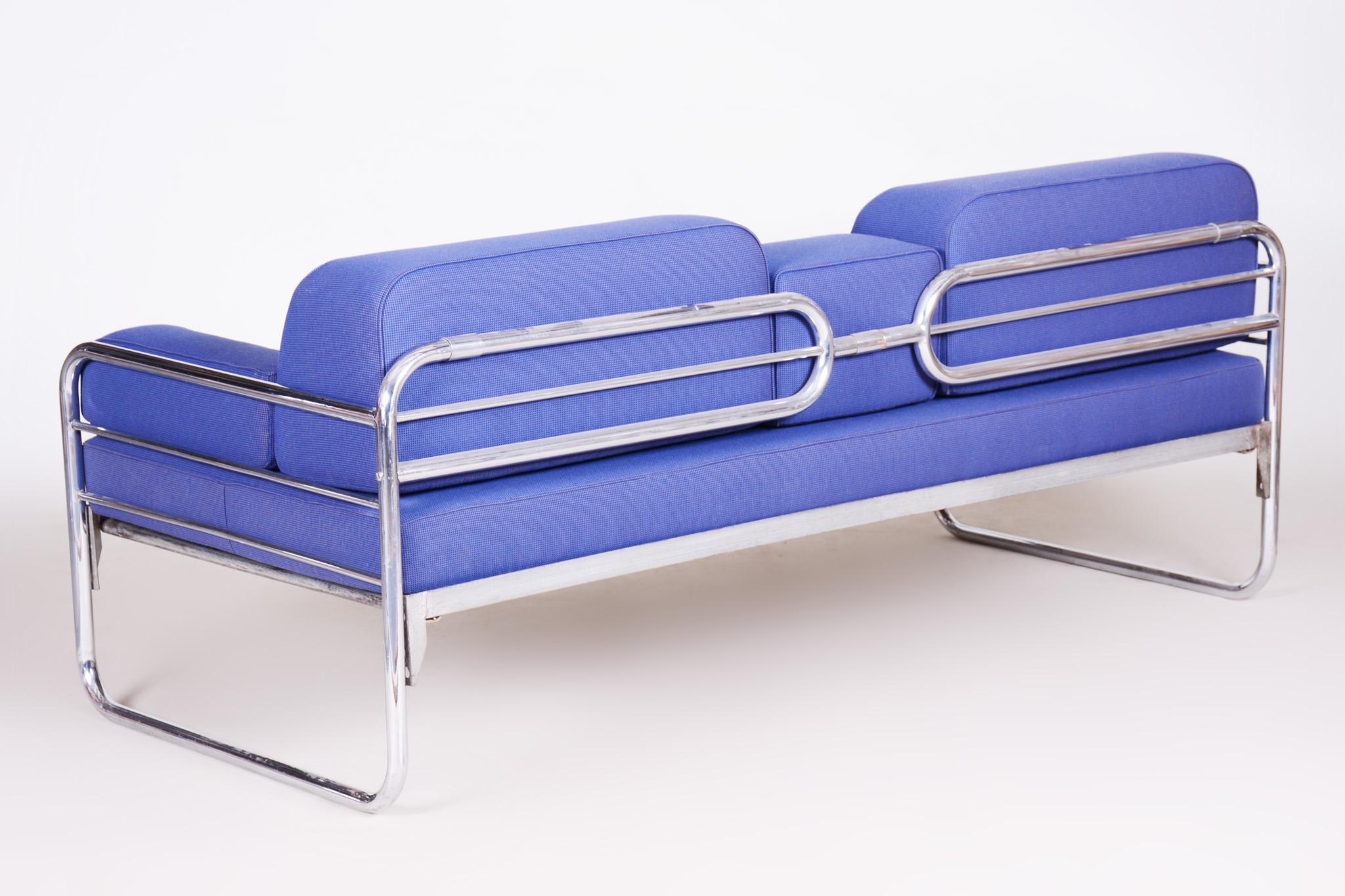 Czech Bauhaus Blue Tubular Chrome Sofa by Hynek Gottwald, New Upholstery, 1930s In Good Condition For Sale In Horomerice, CZ