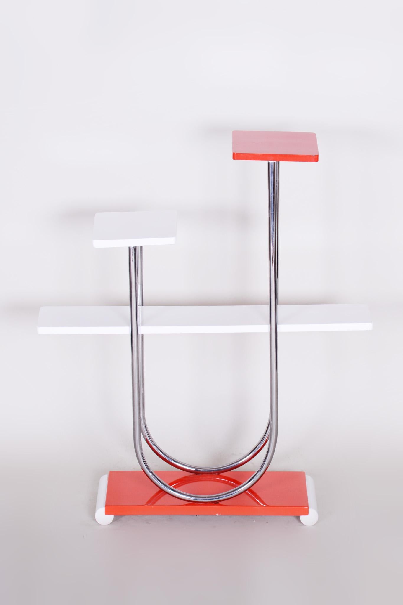 Czech Bauhaus Chrome Flower Stand by Robert Slezák, Lacquered Wood, 1930s In Good Condition In Horomerice, CZ