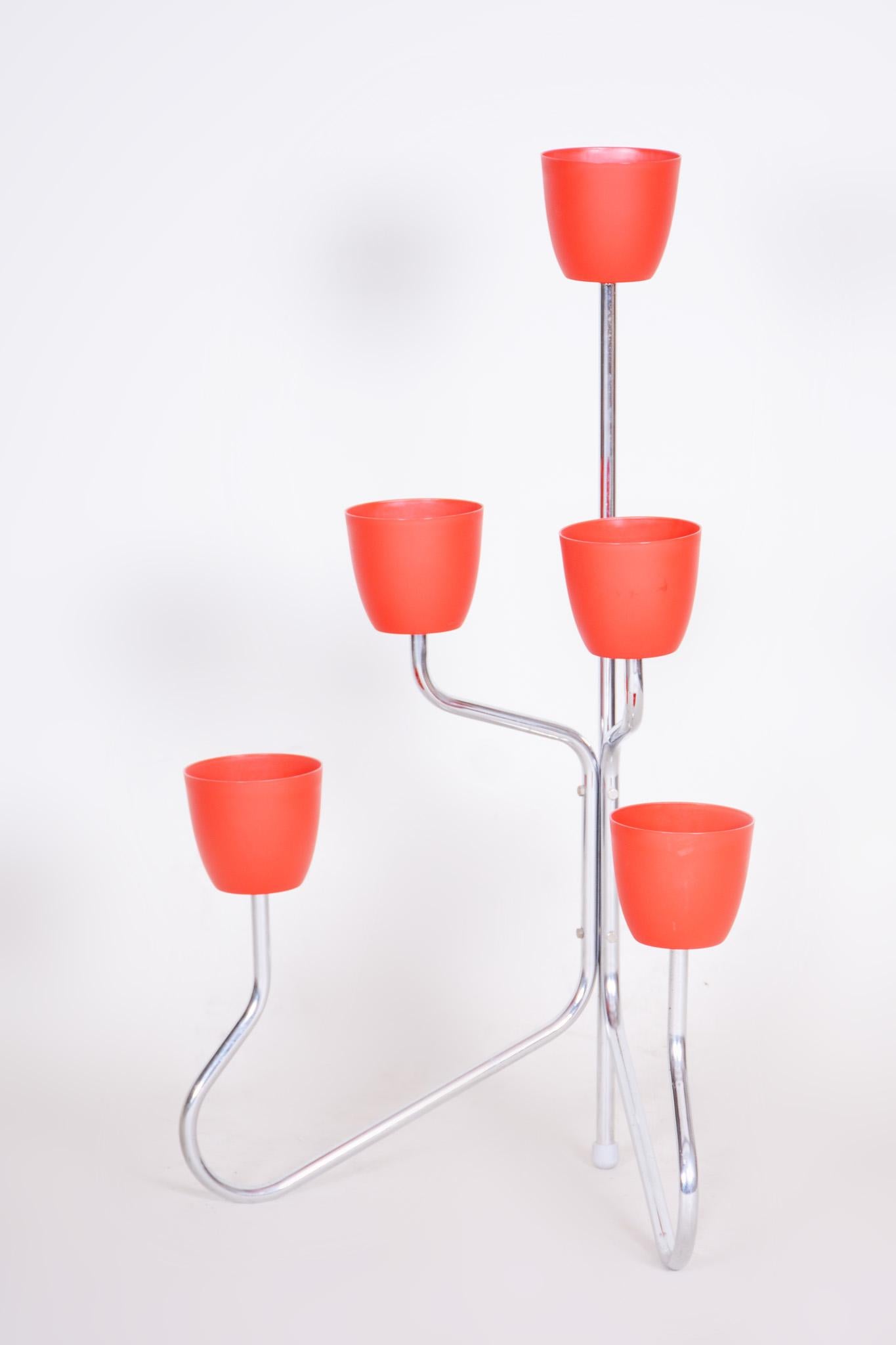 Czech Bauhaus Chrome Flower Stand Made Out of Chrome Plated Steel, 1950s In Good Condition For Sale In Horomerice, CZ