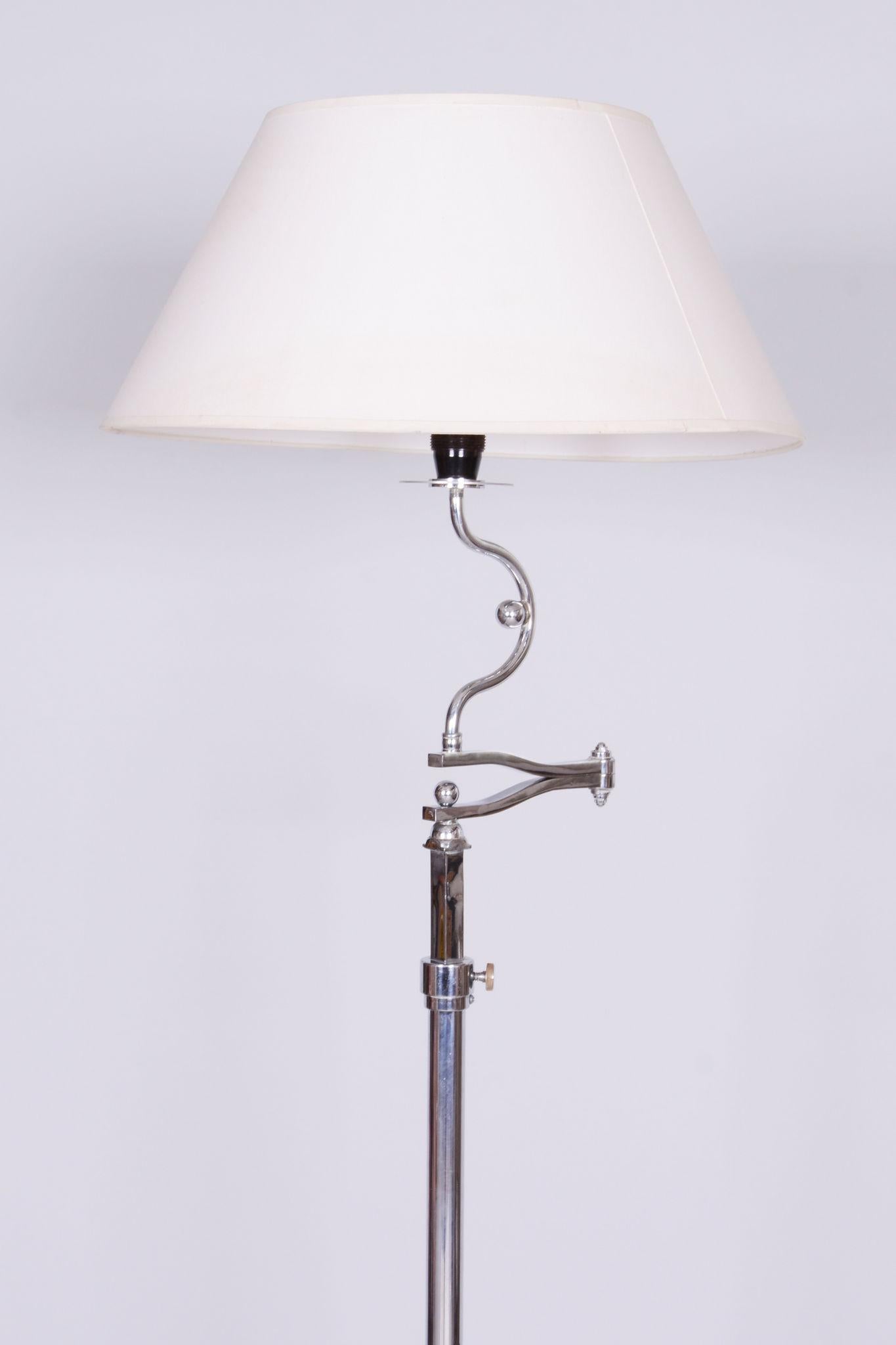 20ième siècle Lampadaire Bauhaus tchèque, abat-jour textile, acier chromé, années 1920 en vente