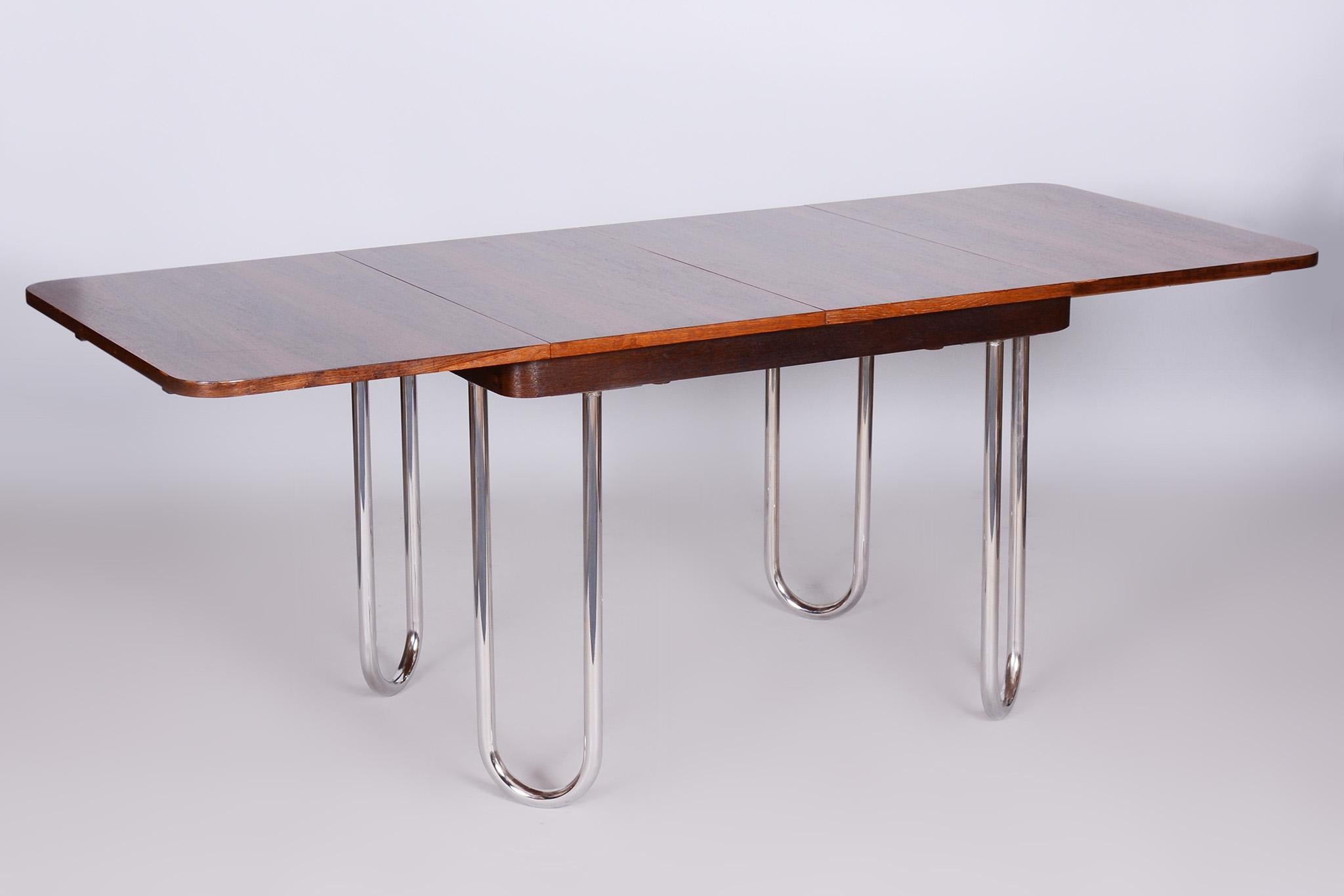 Czech Bauhaus Folding Dining Table Designed by R. Slezak, 1930s, Restored, Oak In Good Condition In Brandys nad Labem, Středočeský kraj