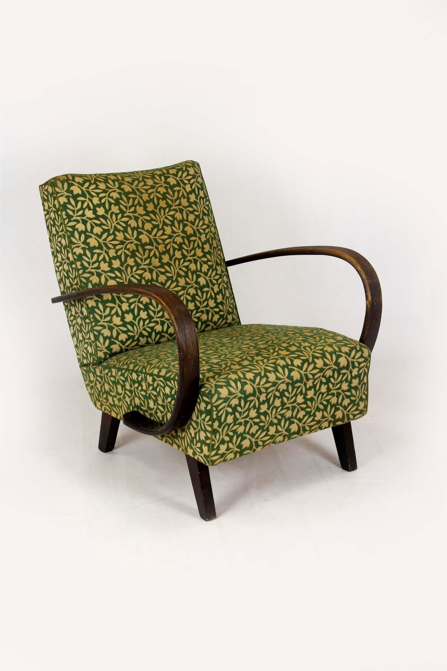 Tschechischer Bugholzsessel von Jindřich Halabala für Up Závody, 1950er Jahre im Zustand „Relativ gut“ im Angebot in Żory, PL
