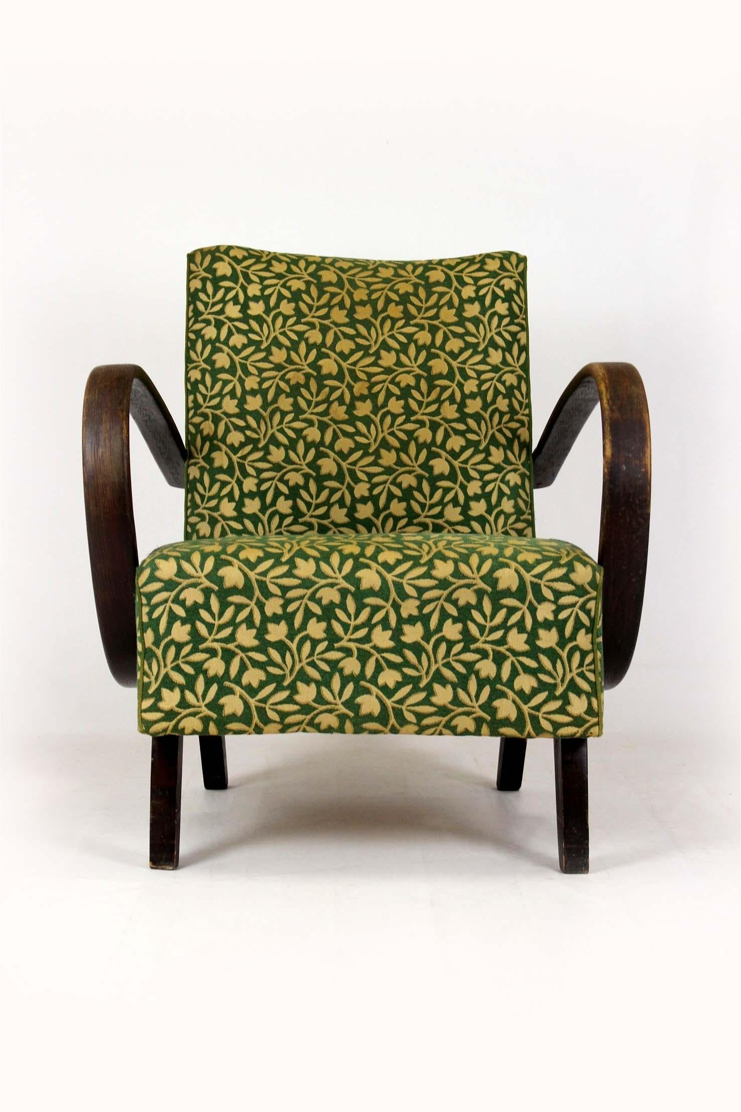 Tschechischer Bugholzsessel von Jindřich Halabala für Up Závody, 1950er Jahre (Stoff) im Angebot