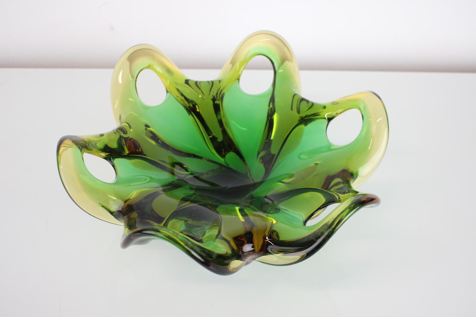 Mid-Century Modern Czech Big Art Glass Bowl by Josef Hospodka, 1960's For Sale