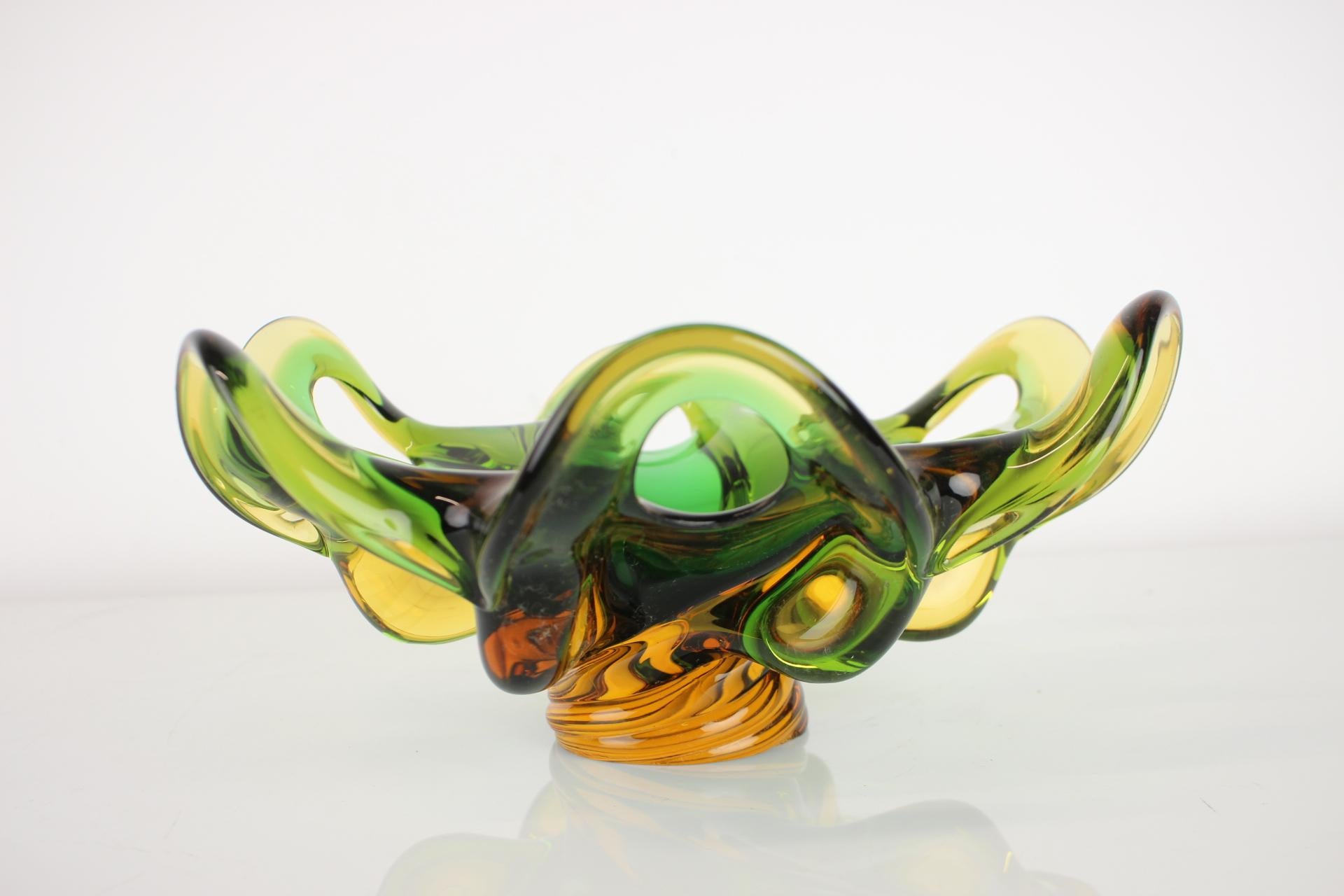 Czech Big Art Glass Bowl by Josef Hospodka, 1960's In Good Condition For Sale In Praha, CZ