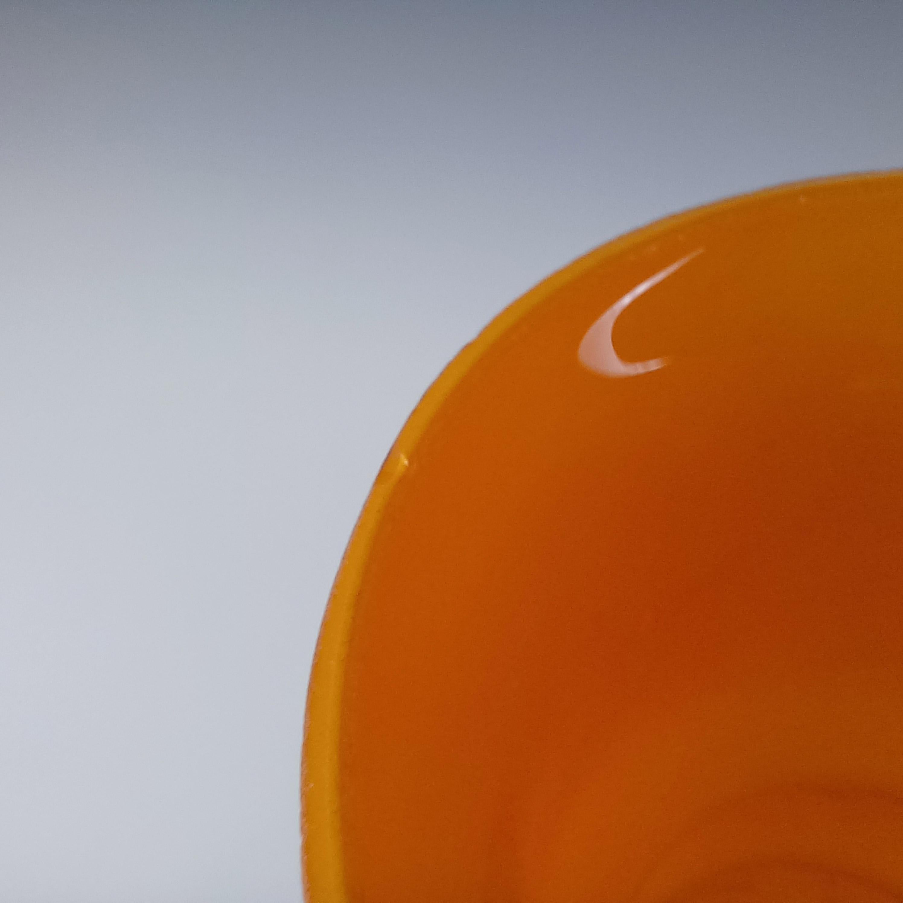 Jarrón checo / bohemio Art Decó de cristal salpicado de naranja en venta 3