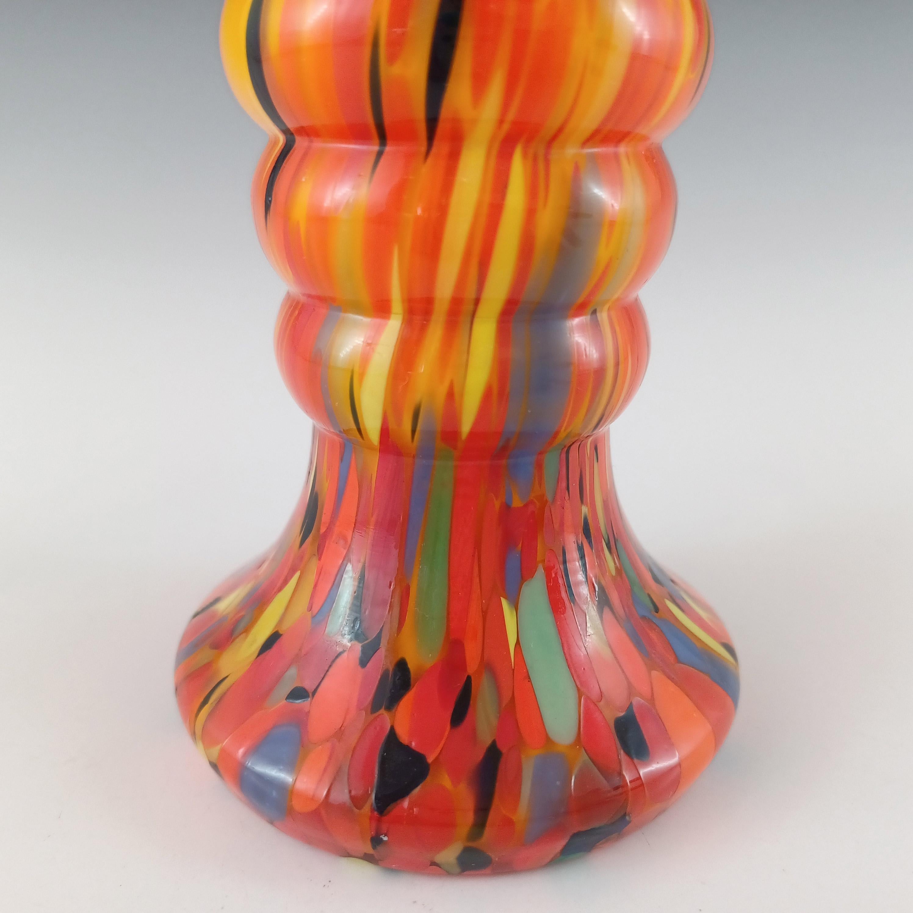 Jarrón checo / bohemio Art Decó de cristal salpicado de naranja Checo en venta