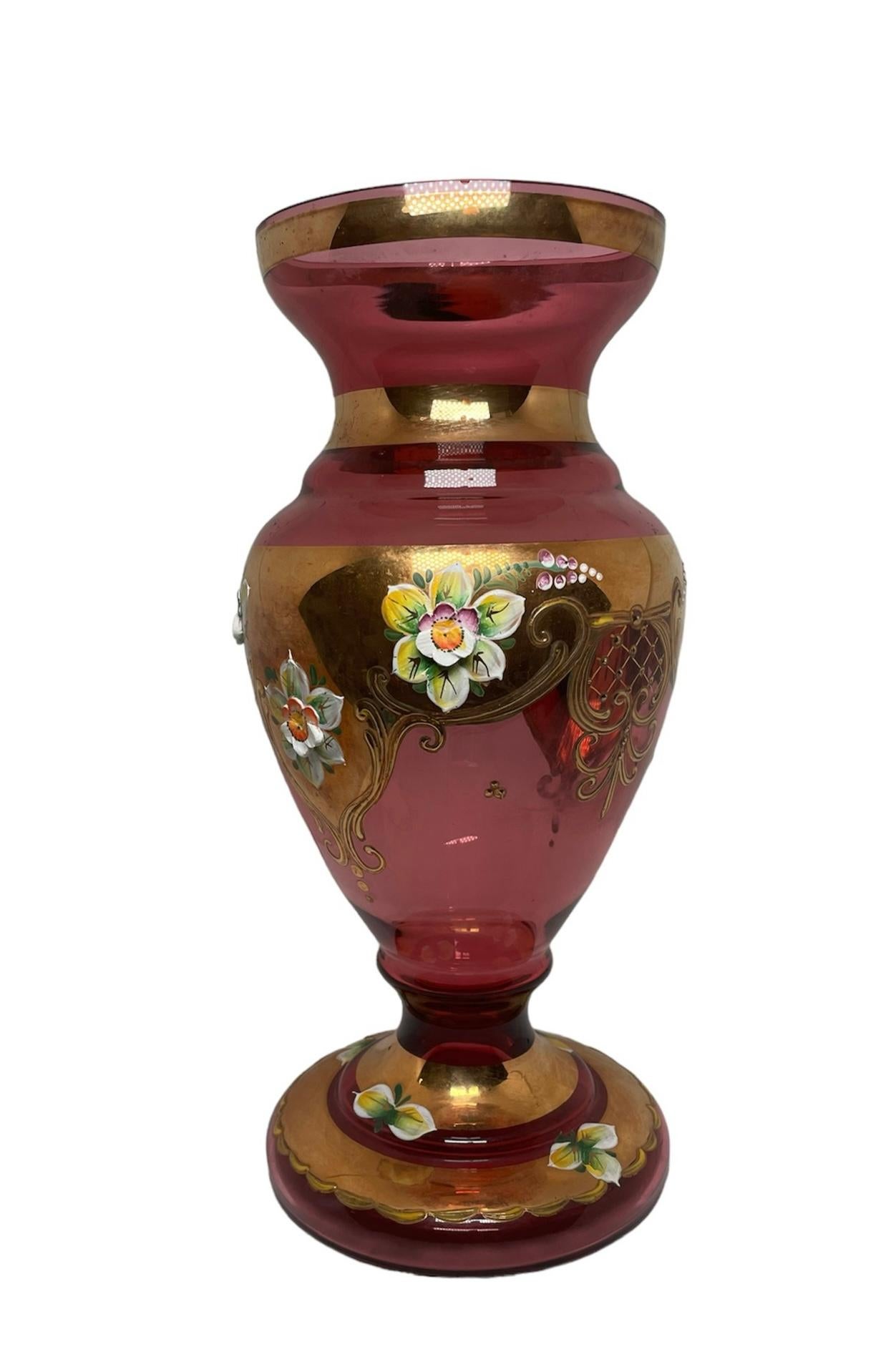 Czech Bohemian Gilt Art Glass Vase In Good Condition For Sale In Guaynabo, PR