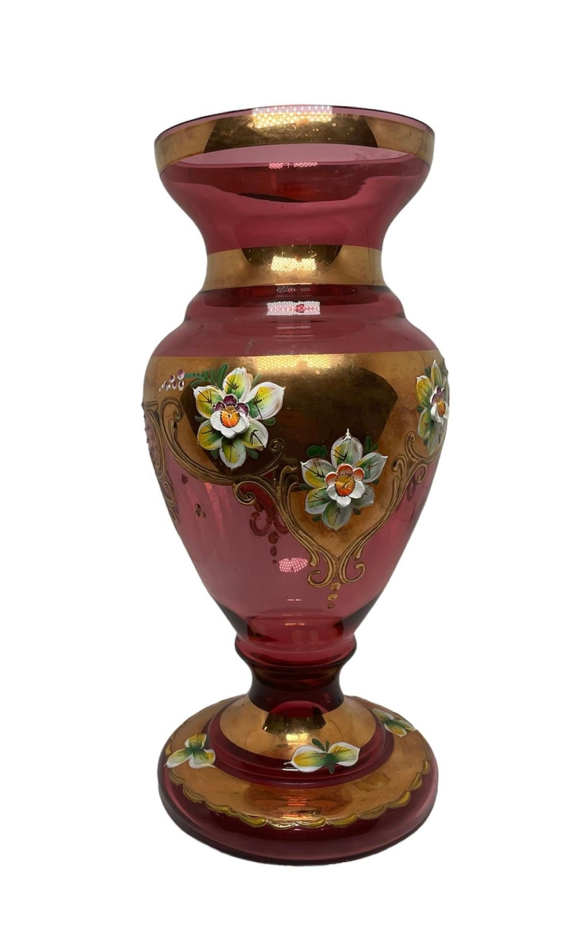 Tschechische böhmische vergoldete Kunstglasvase (Vergoldet) im Angebot