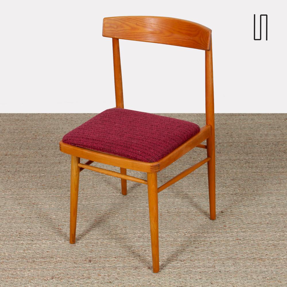 Czech chair produced by the manufacturer Ton in the 1970s. This piece is in good vintage condition.