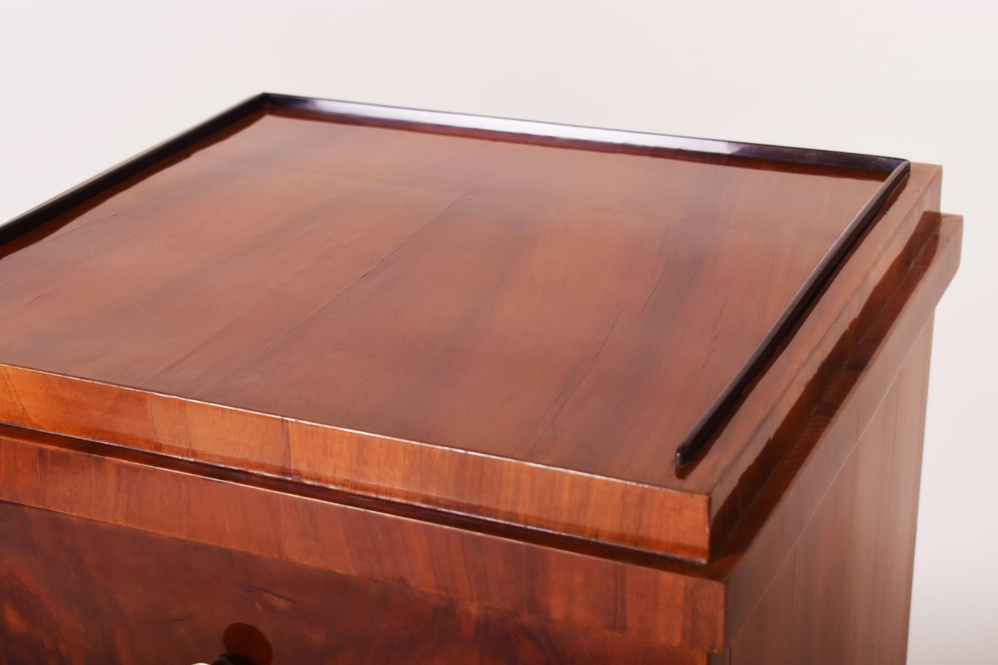 Wood Czech Cubical Biedermeier Walnut Bed-Side Table, 19th Century, Period 1830-1839